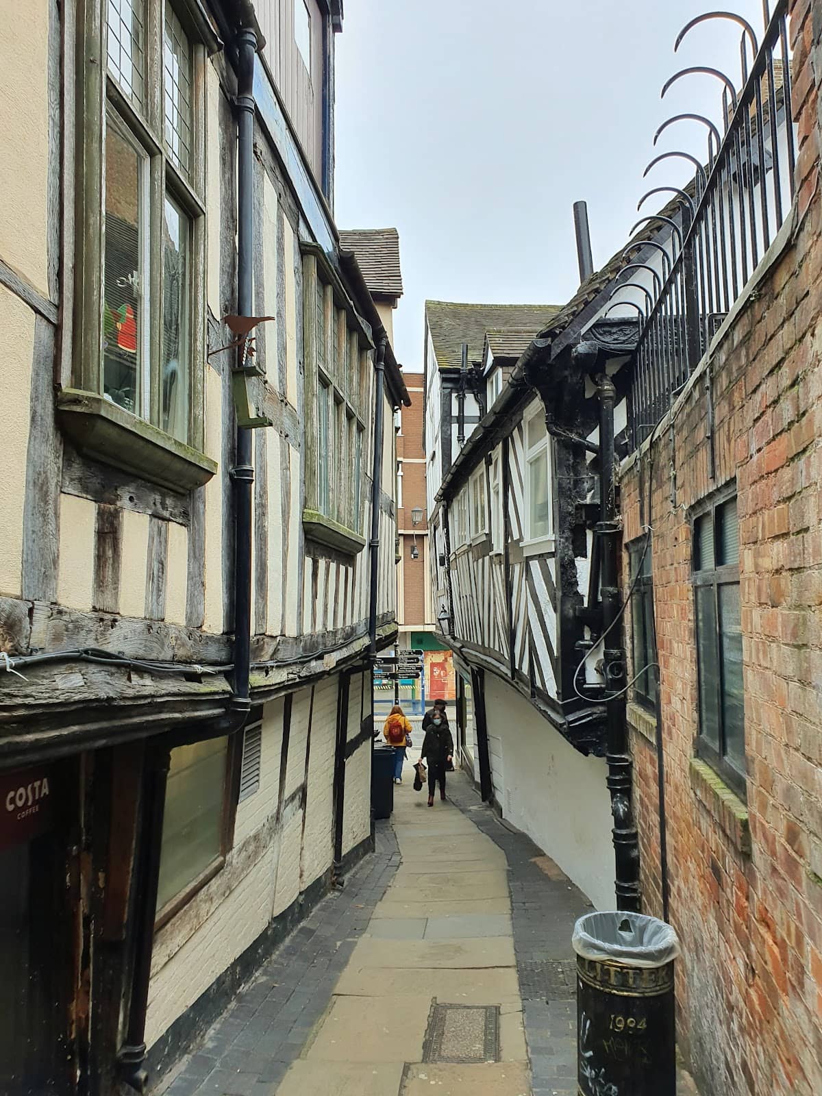 Independent Boutiques & Eateries