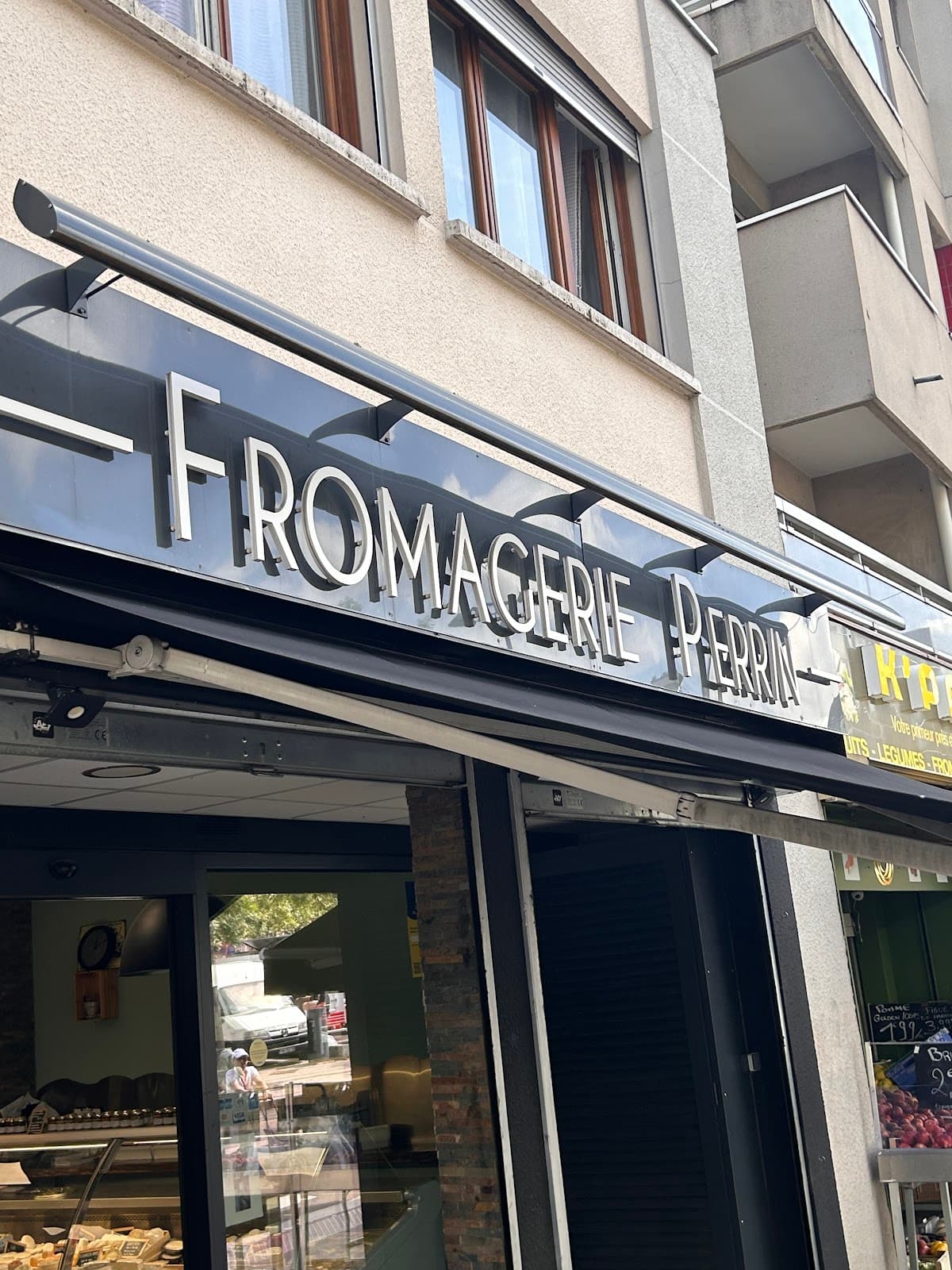 Halles Mazerat - Image 1