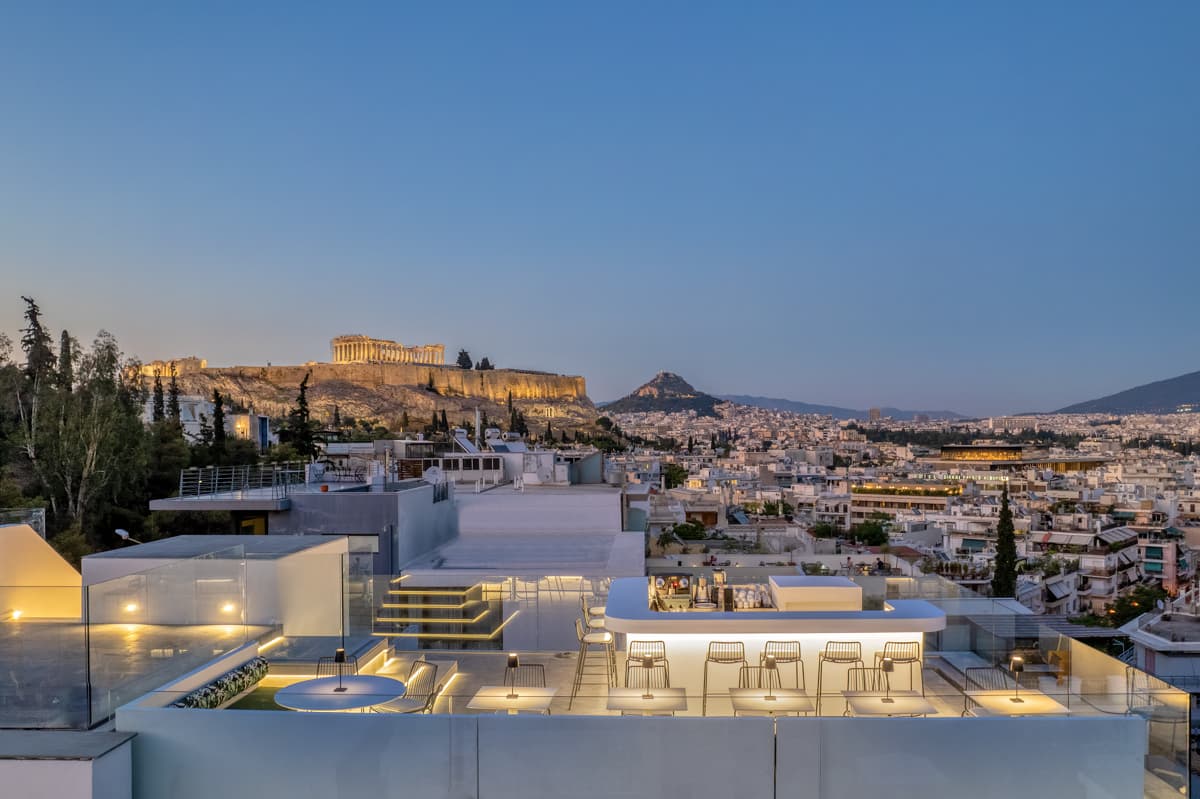 Neoma Hotel - Image 1