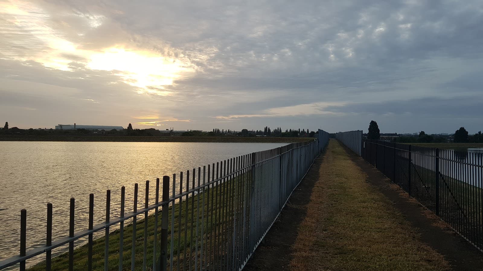 Staines Reservoirs Causeway - Image 1