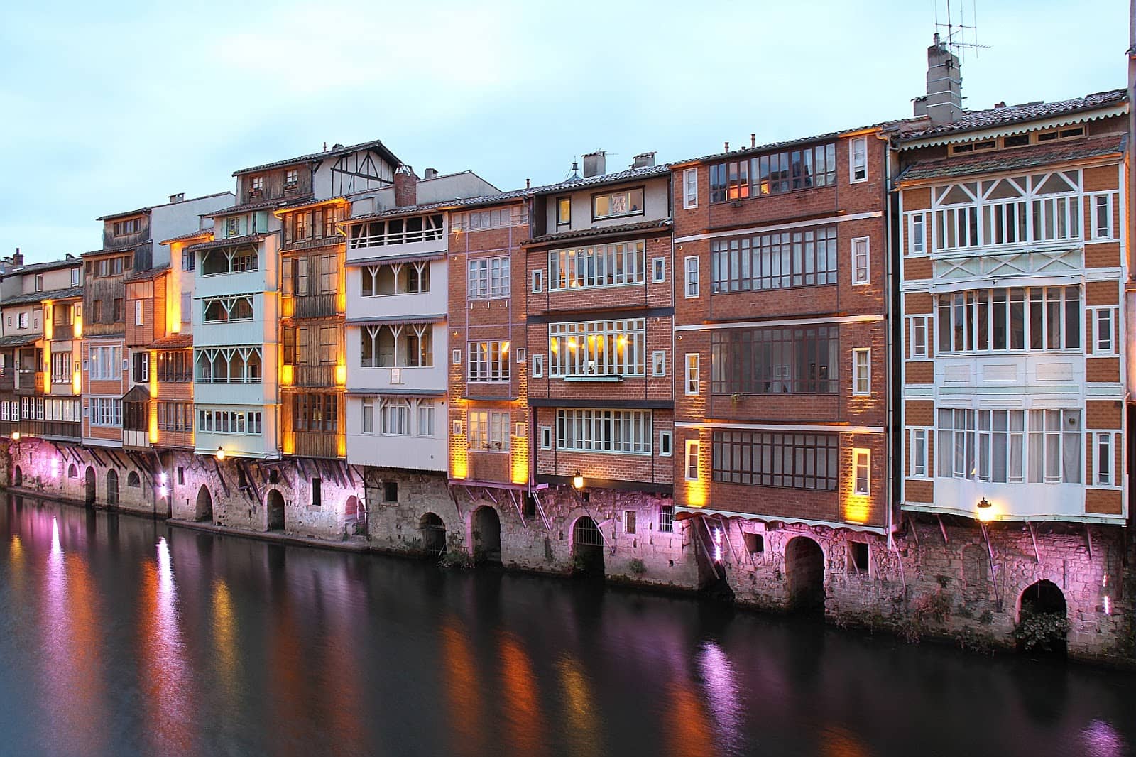 Riverbanks Stroll