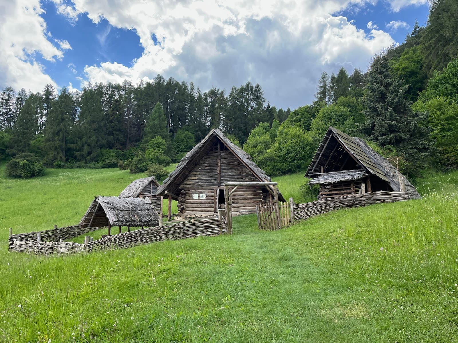 Havránok Archaeological Site - Image 1