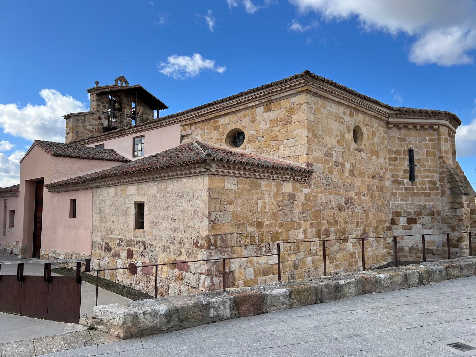 San Frontis Quarter - Image 1