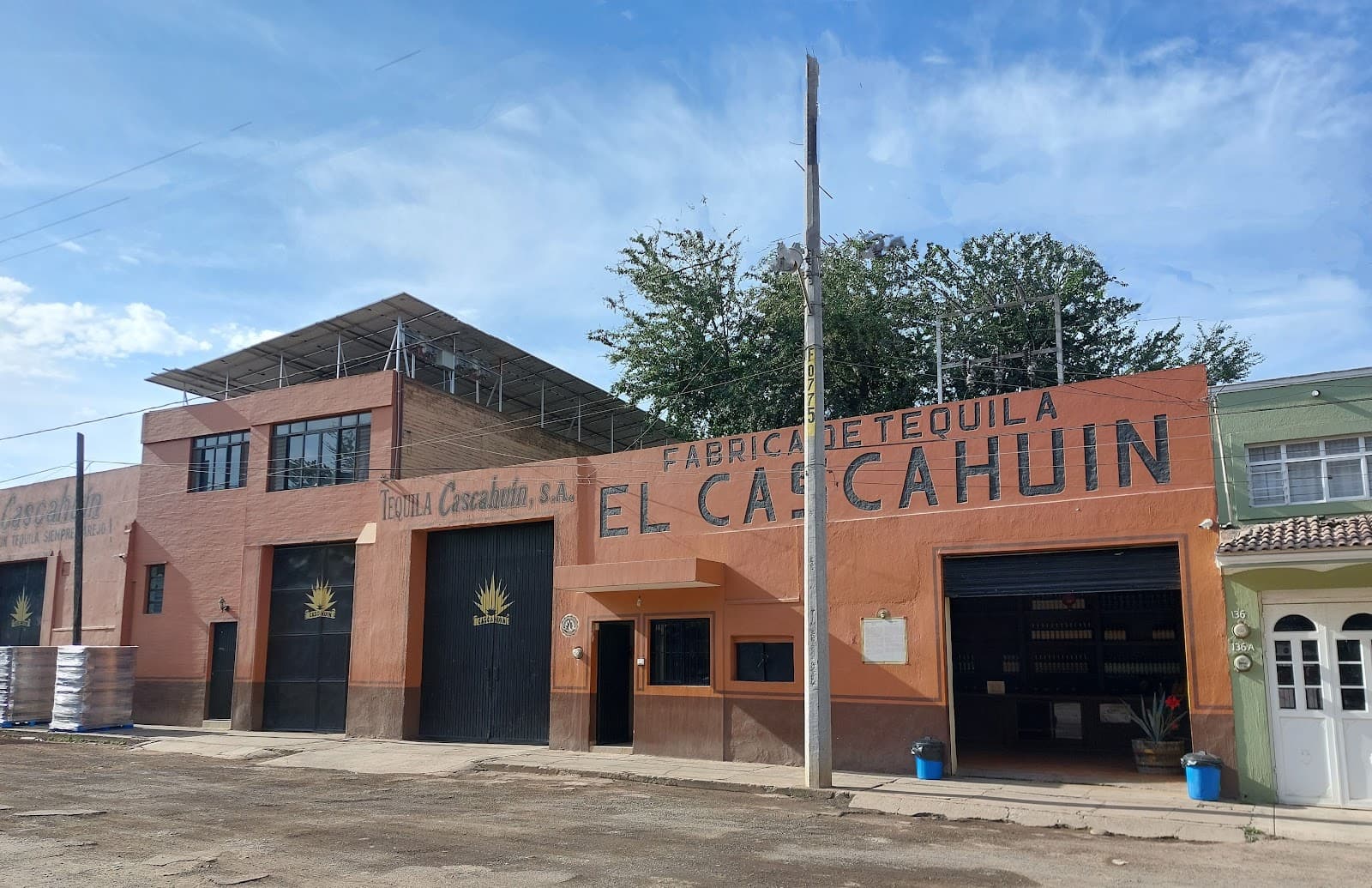 Destilería Cascahuín (El Arenal) - Image 1