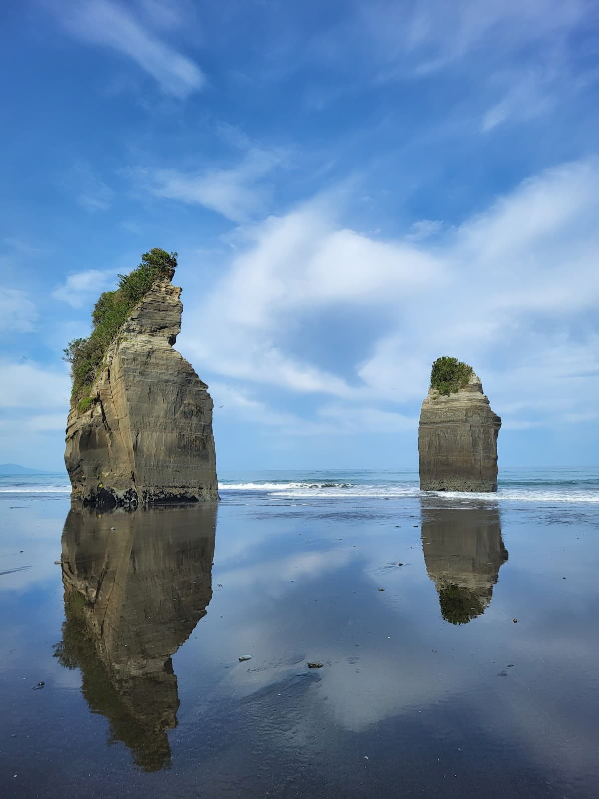 Tongaporutu Three Sisters - Image 1