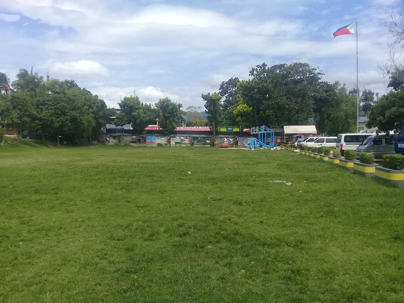 Moalboal Town Plaza - Image 1