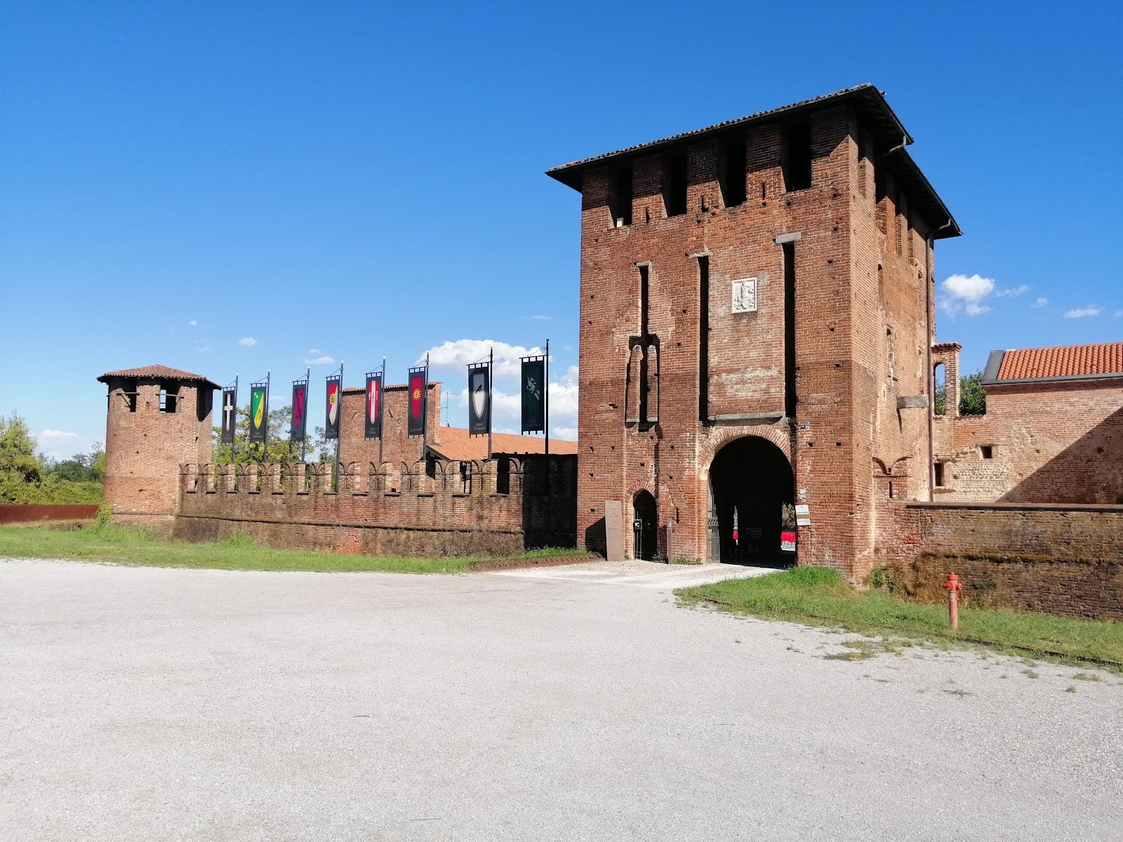 Castello di Legnano (Visconti Castle) - Image 1