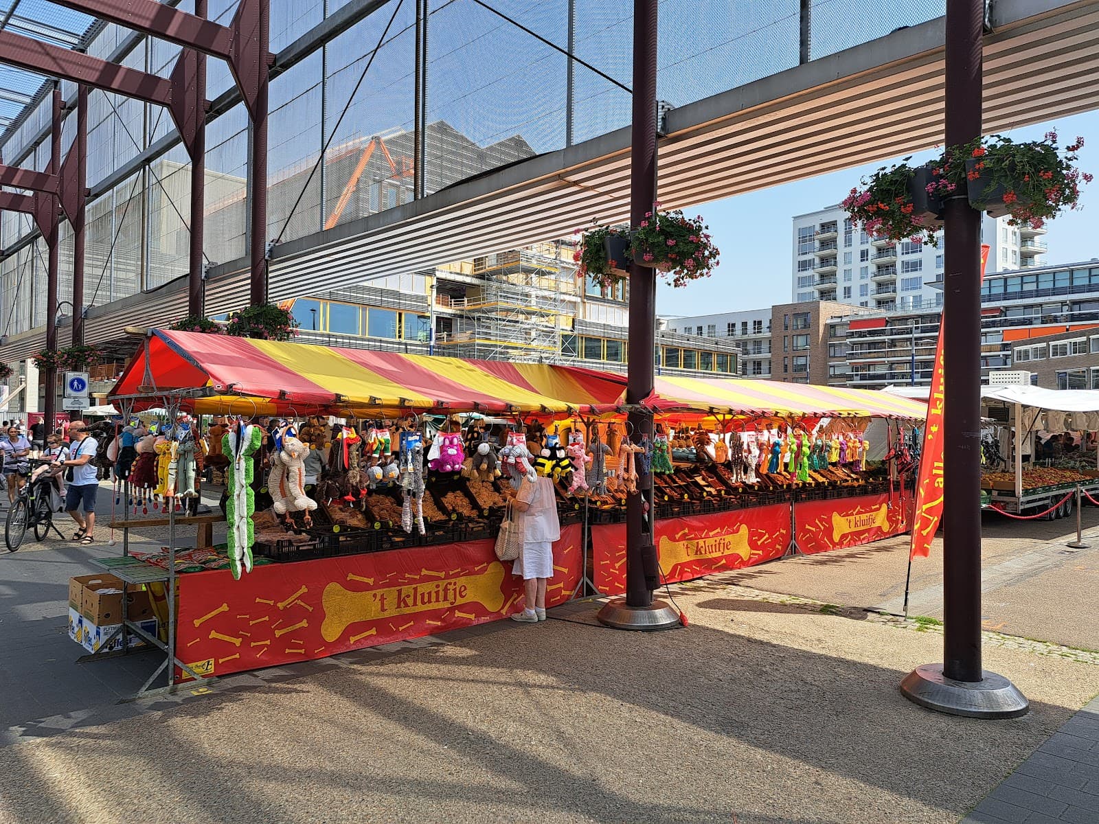 Tilburg Saturday Market (Koningsplein) - Image 1
