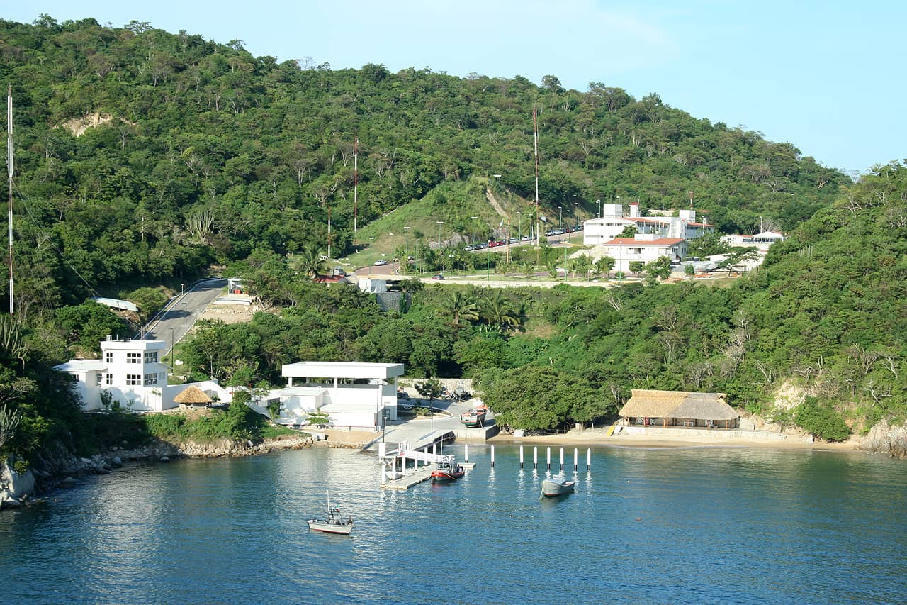La Crucecita Town Square