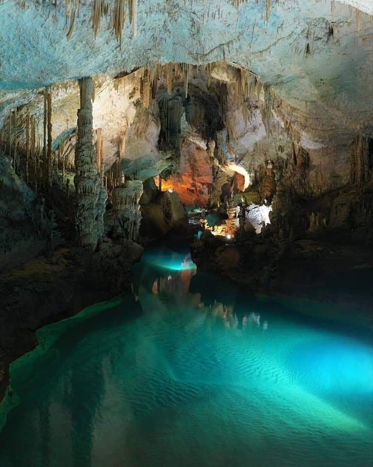 Jeita Grotto - Image 1