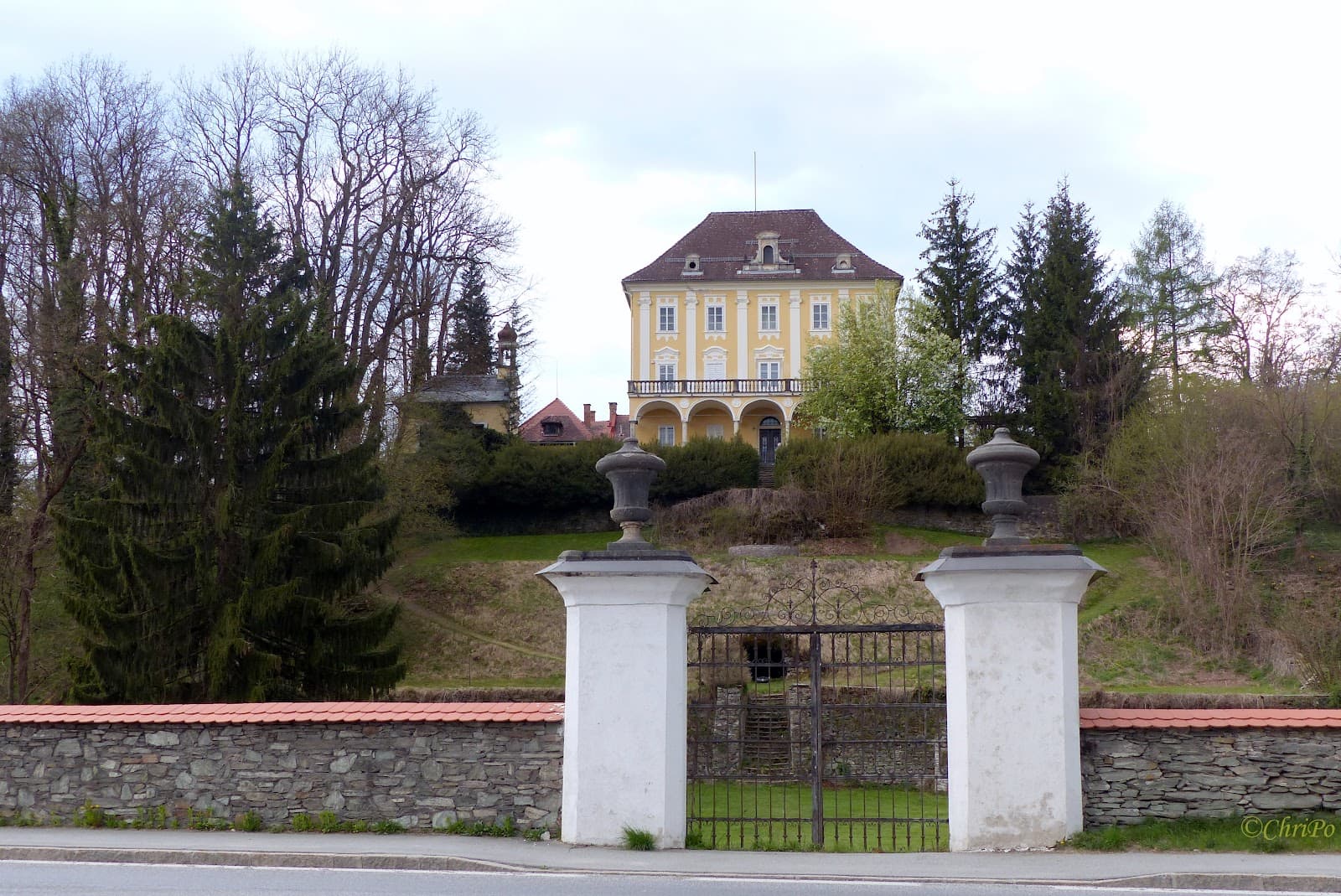 Schloss Annabichl - Image 1