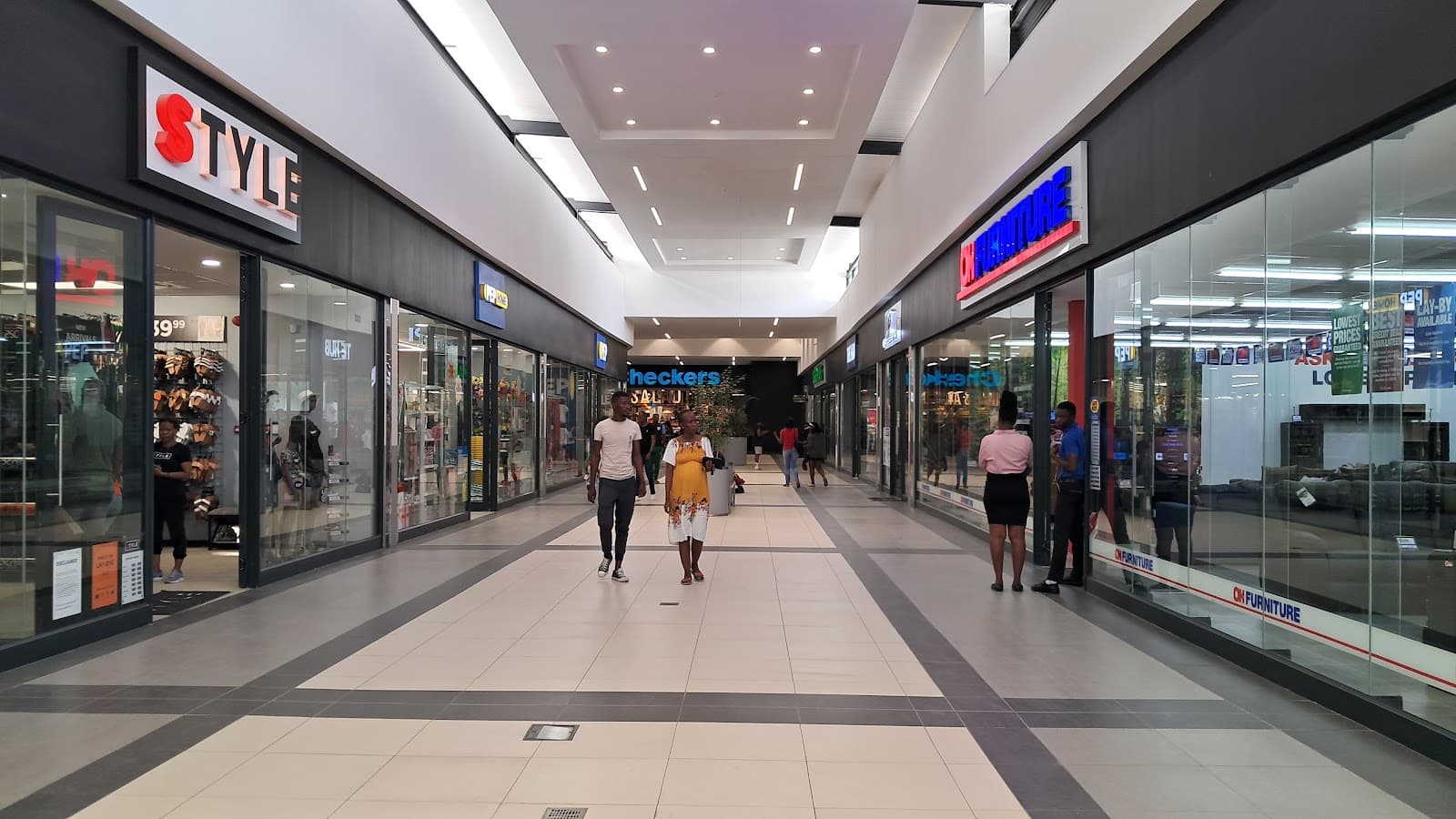 Maun Town Center - Image 1
