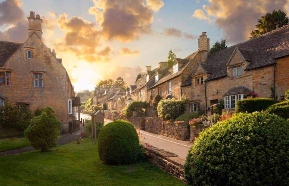 Bourton-on-the-Hill - Image 1