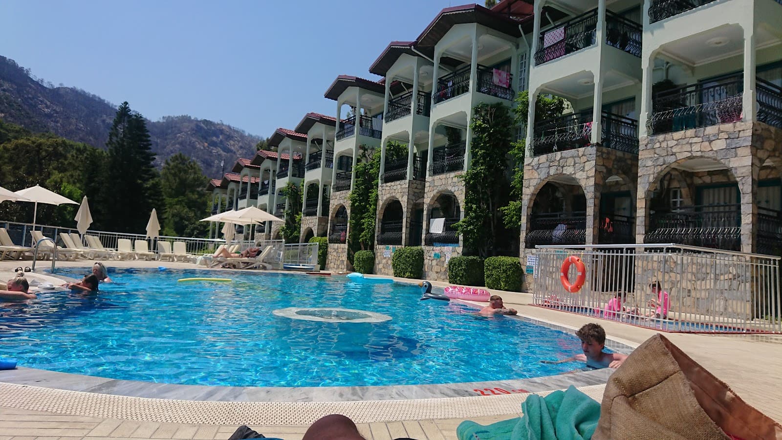 Aquarium Bay - Image 1