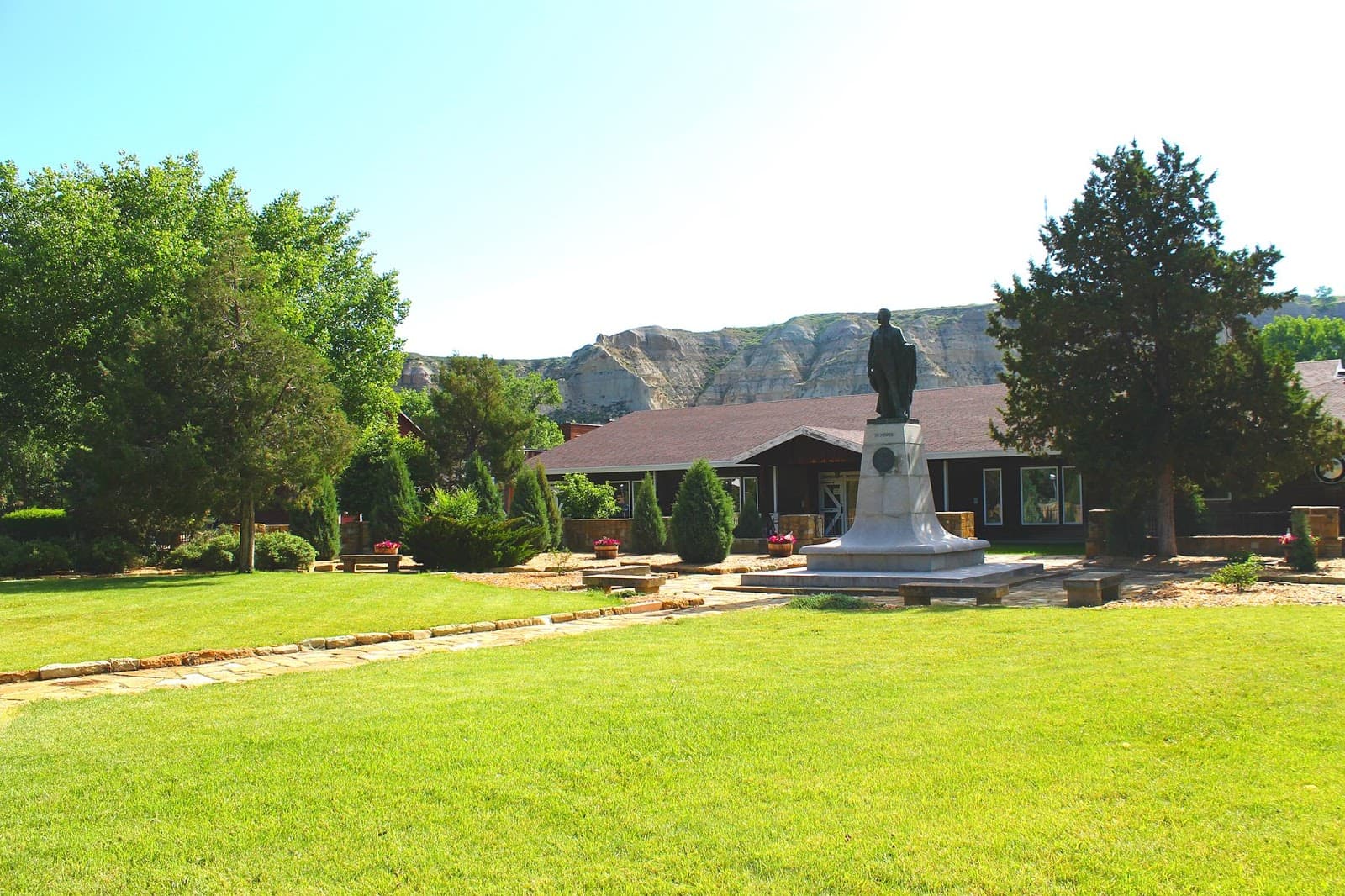 De Mores Memorial Park - Image 1
