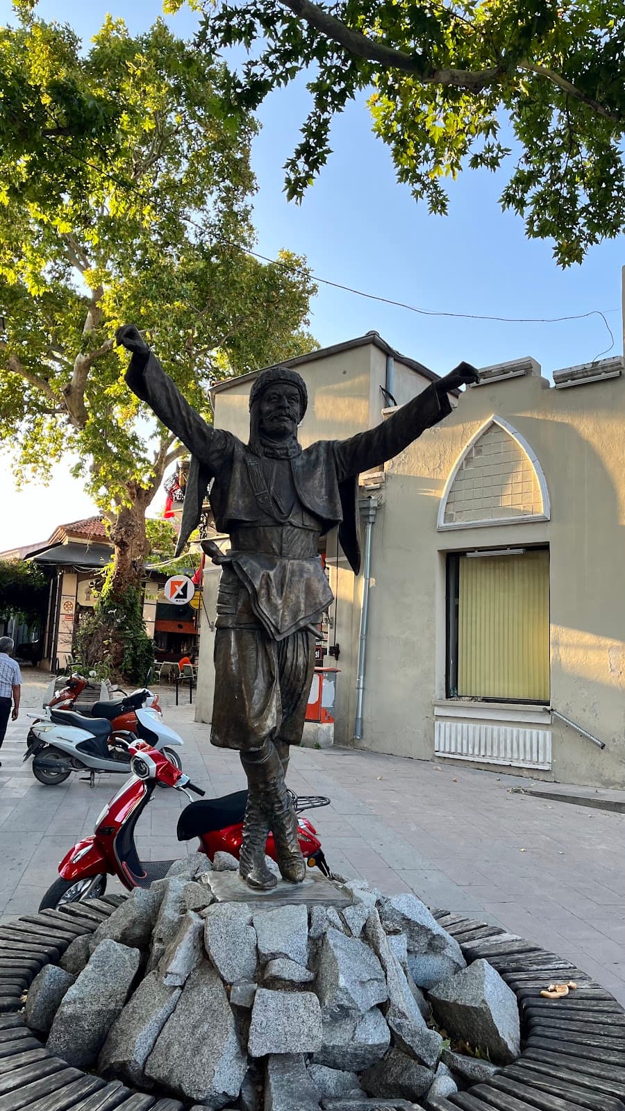 Bergama Arasta Bazaar - Image 1