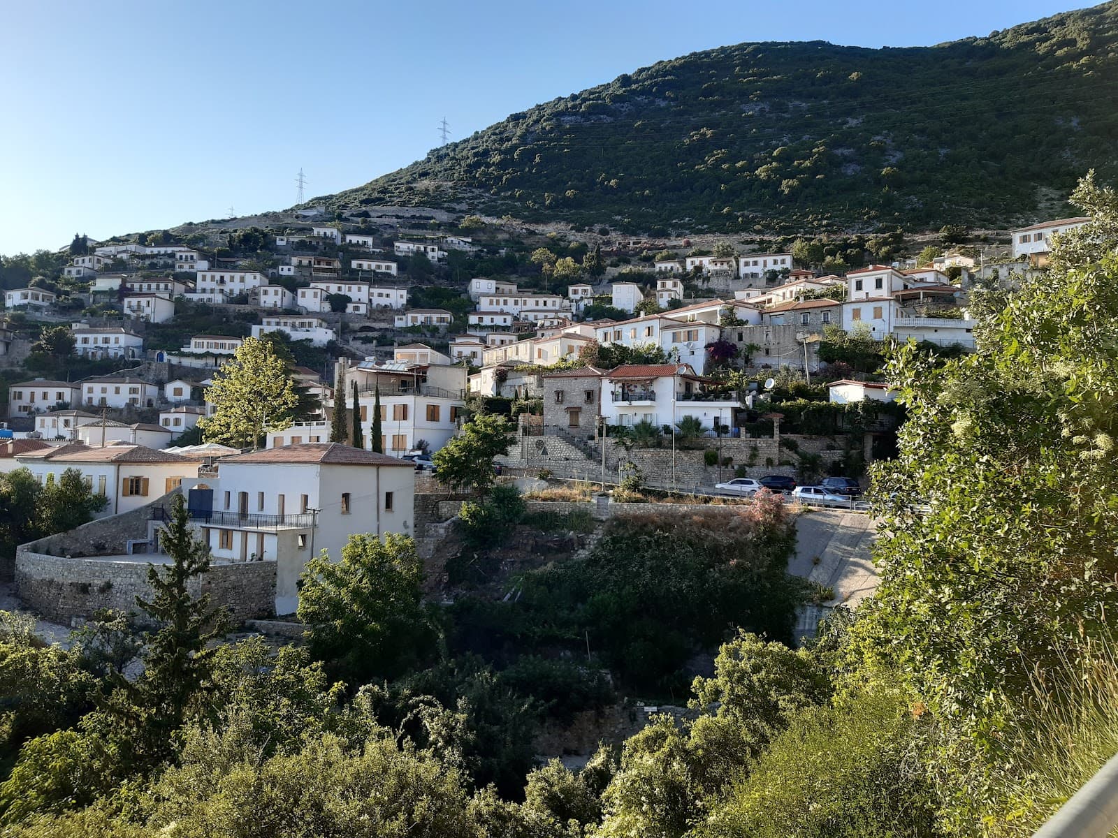 Vuno Village - Image 1