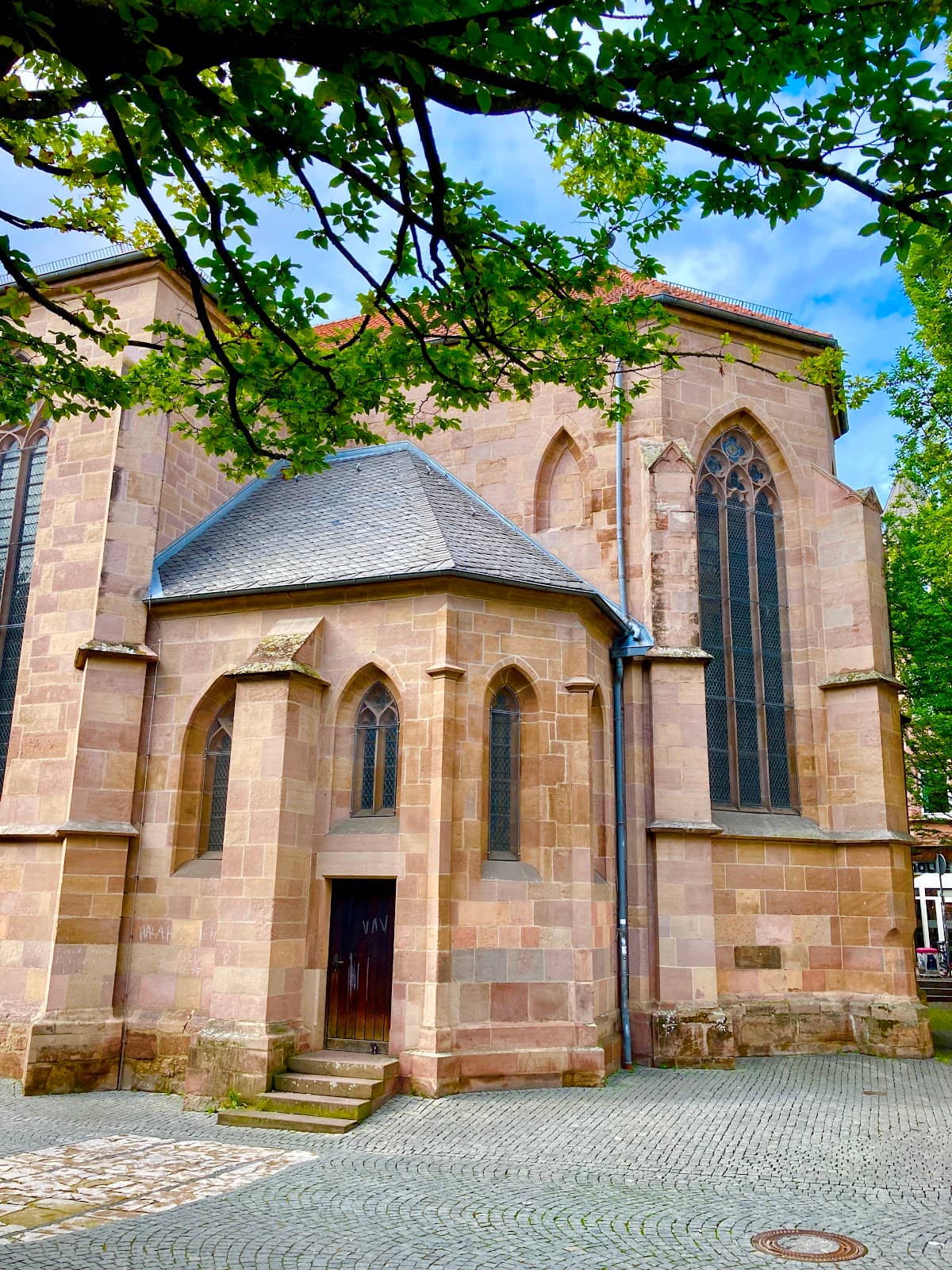 Idyllic Courtyard Setting