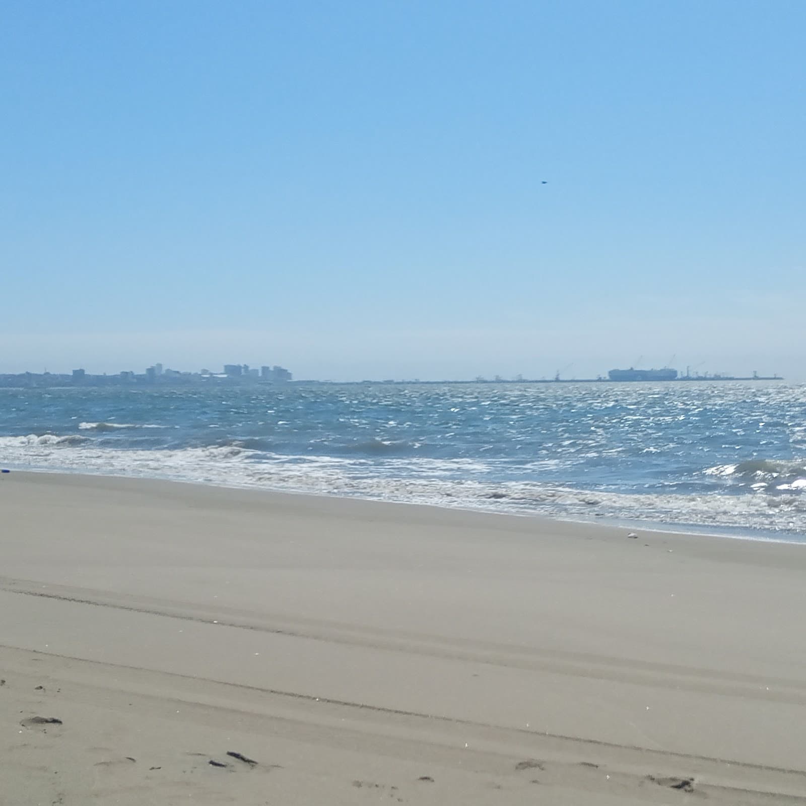 Playa Los Esteros - Image 1
