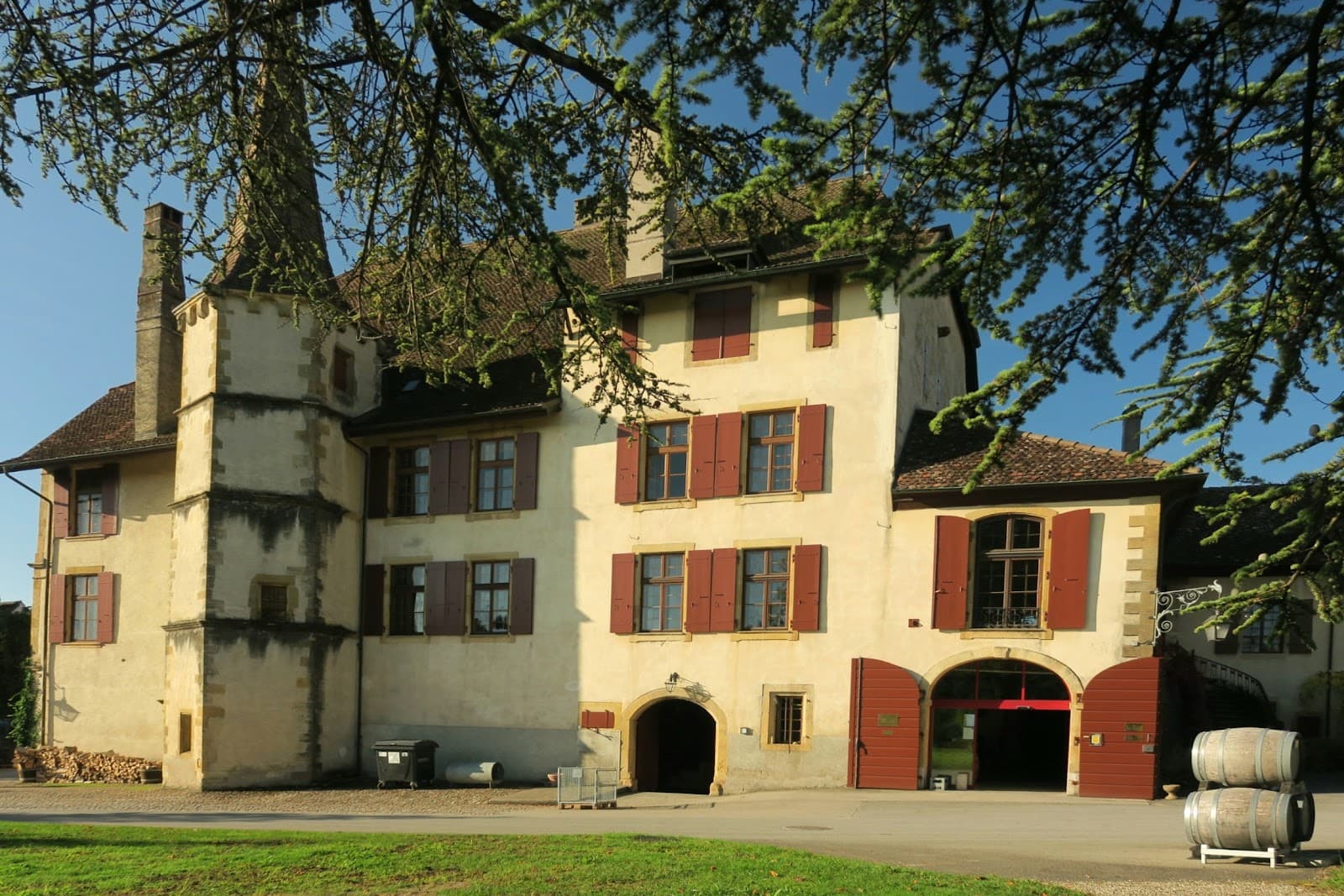 Auvernier Village & Vineyards - Image 1