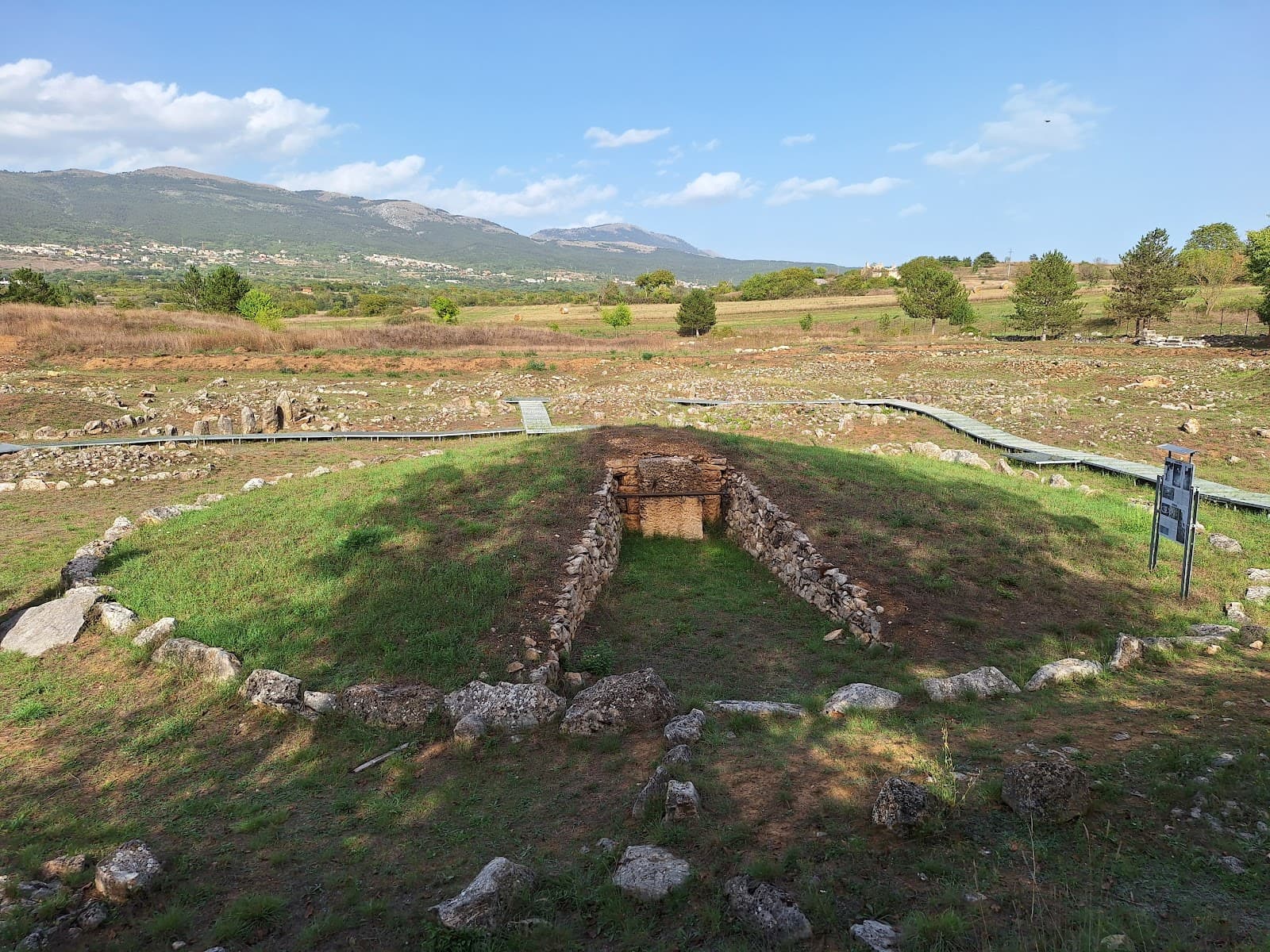 Necropolis of Fossa - Image 1