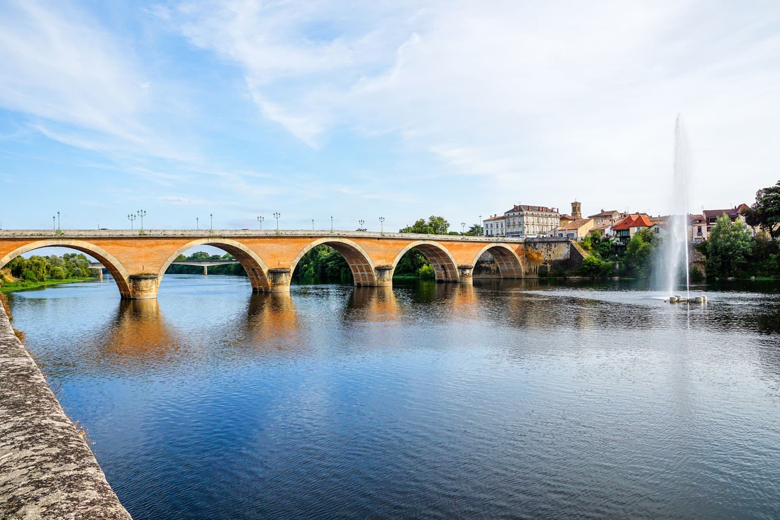 Old Port of Bergerac - Image 1