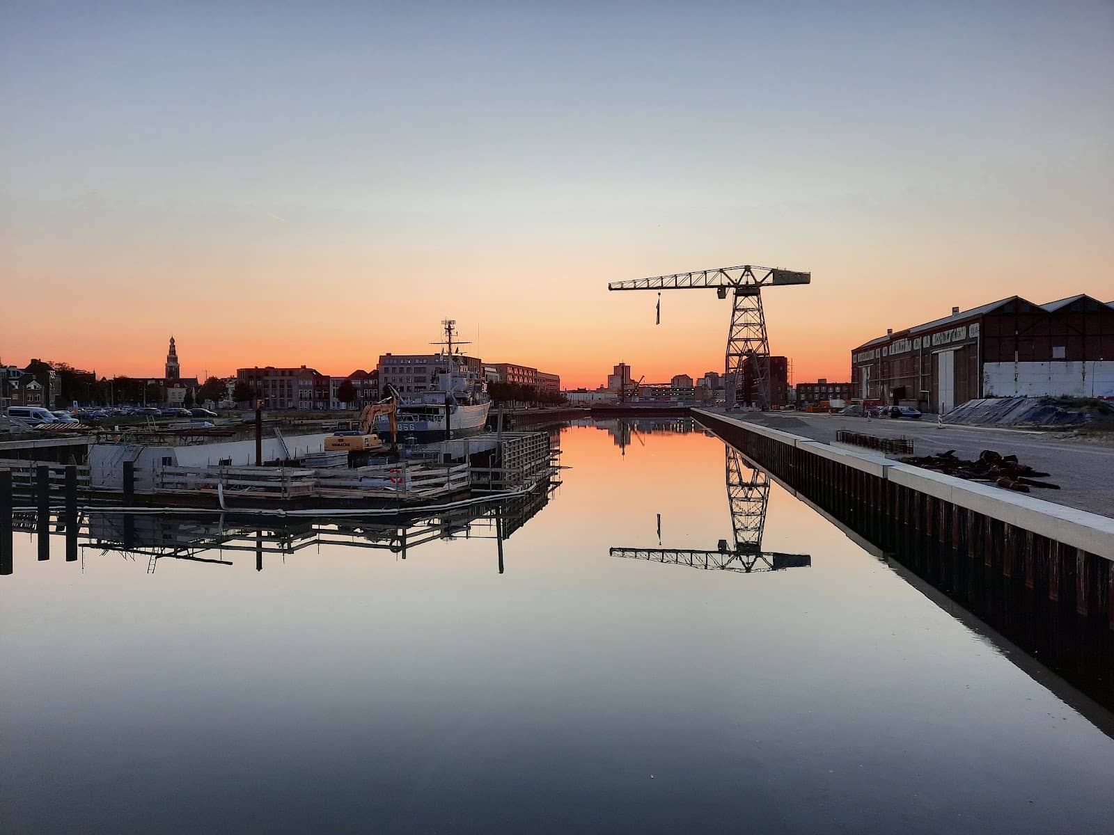 Modern Marina & Hotel