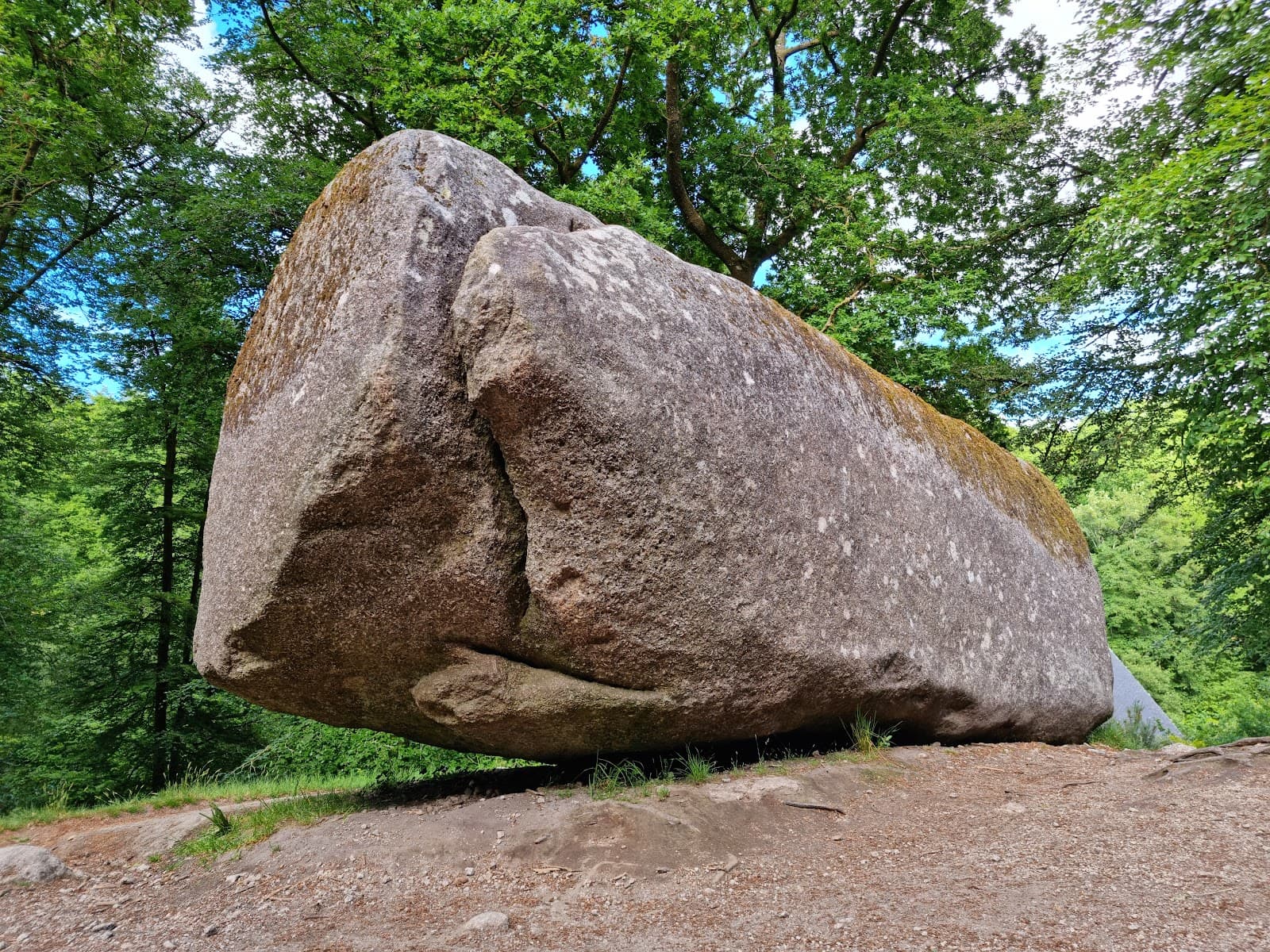 Trembling Rock (La Roche Tremblante) - Image 1