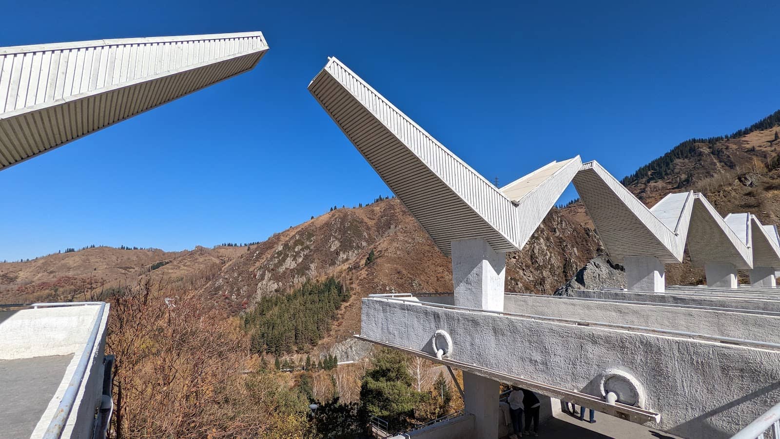 The Dam Structure