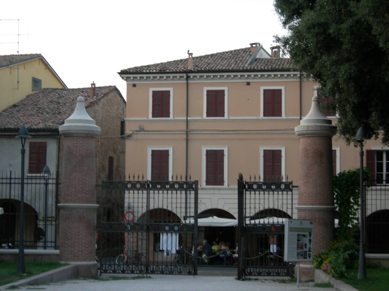 Milan's Fashion & Food Hub