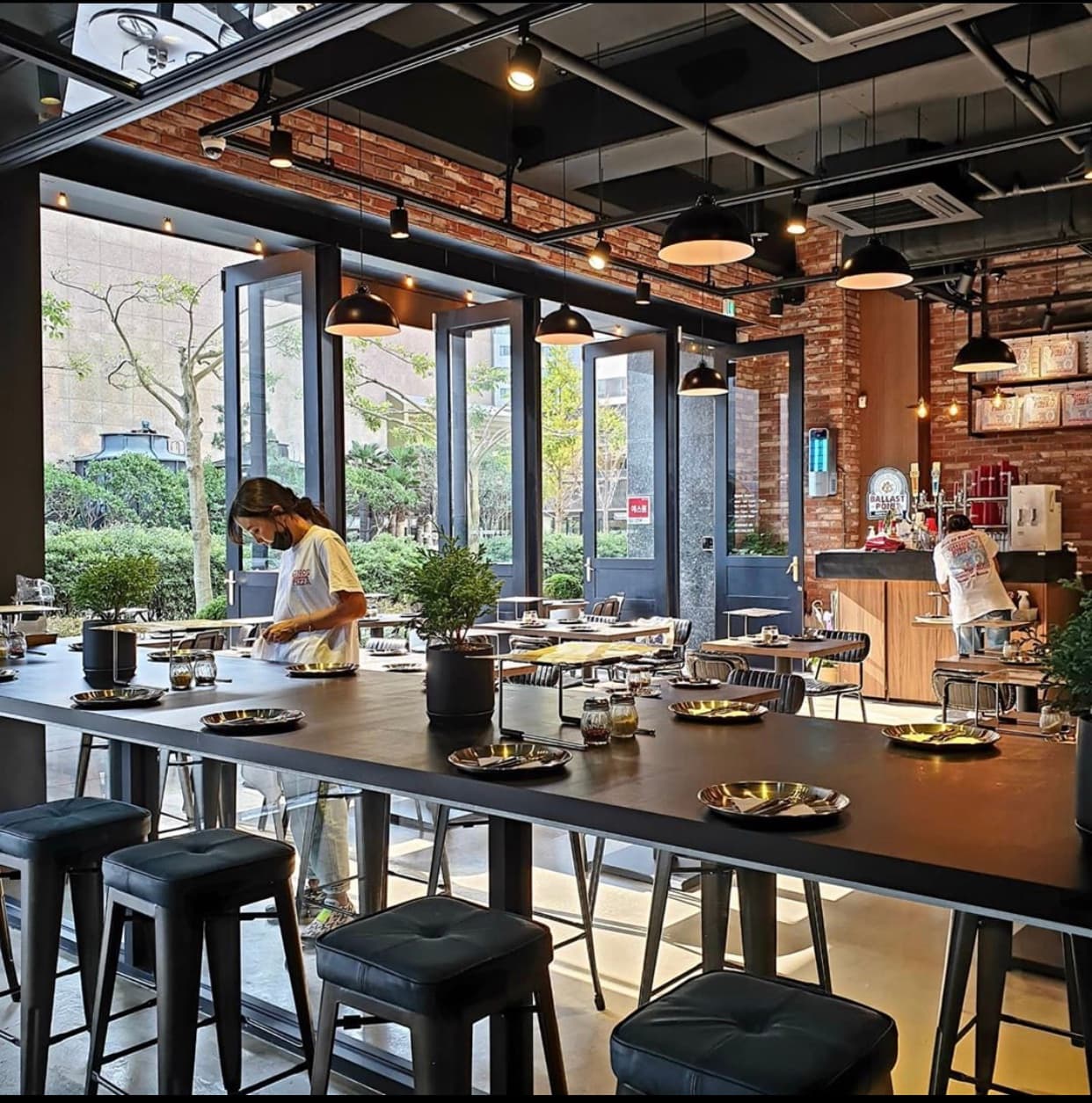 Gino's Pizza - Image 1