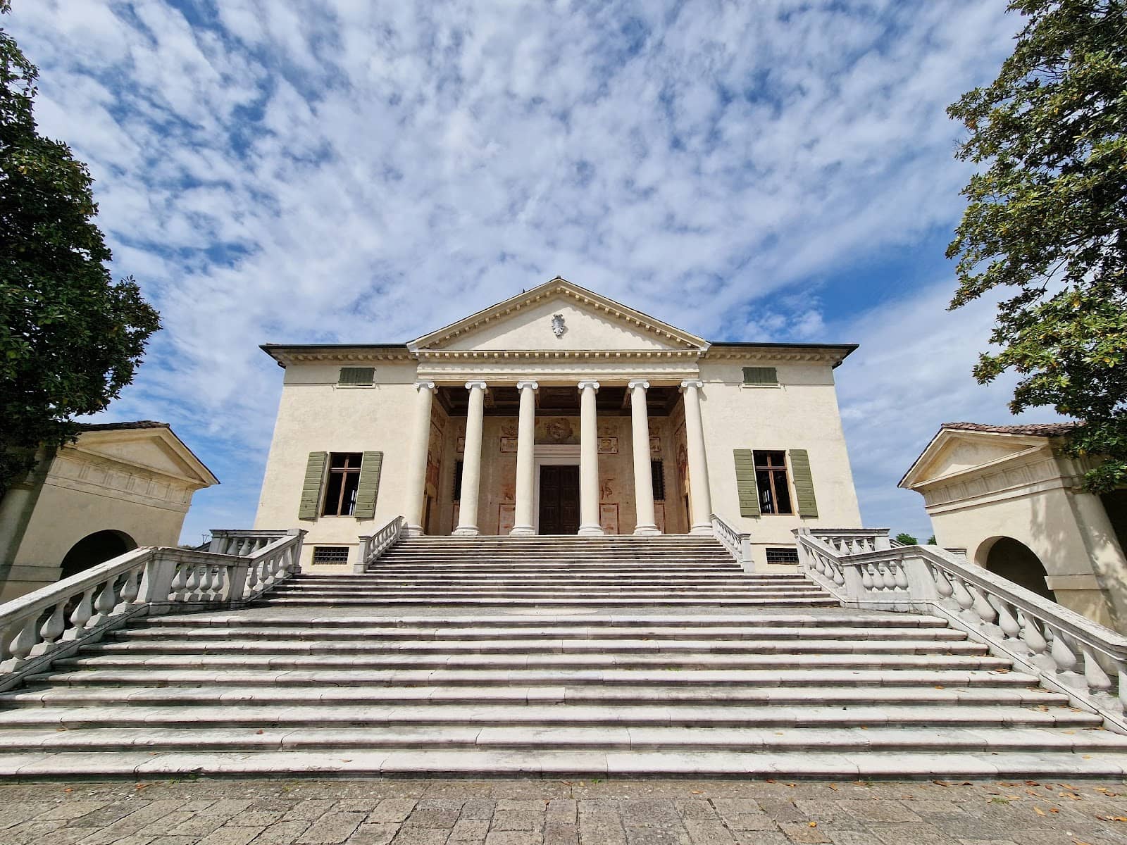 Renaissance Ambiance