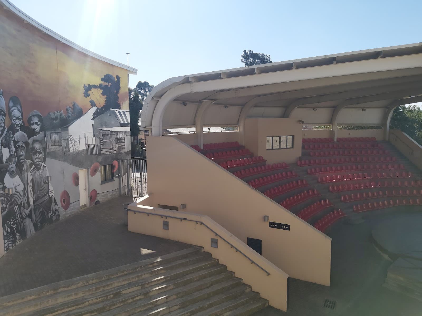 Steve Biko Centre (Qonce) - Image 1