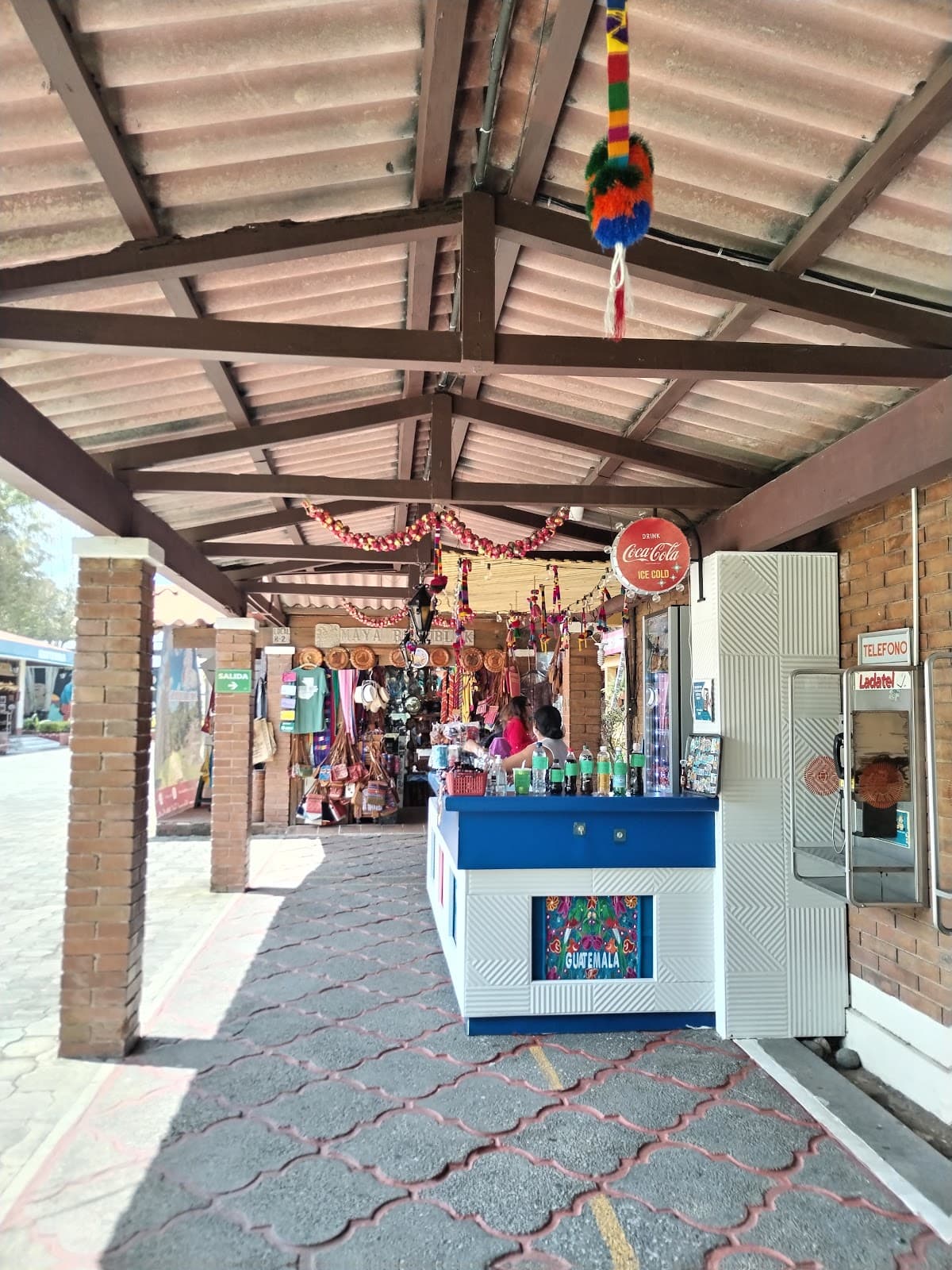 Mercado de Artesanías La Aurora - Image 1