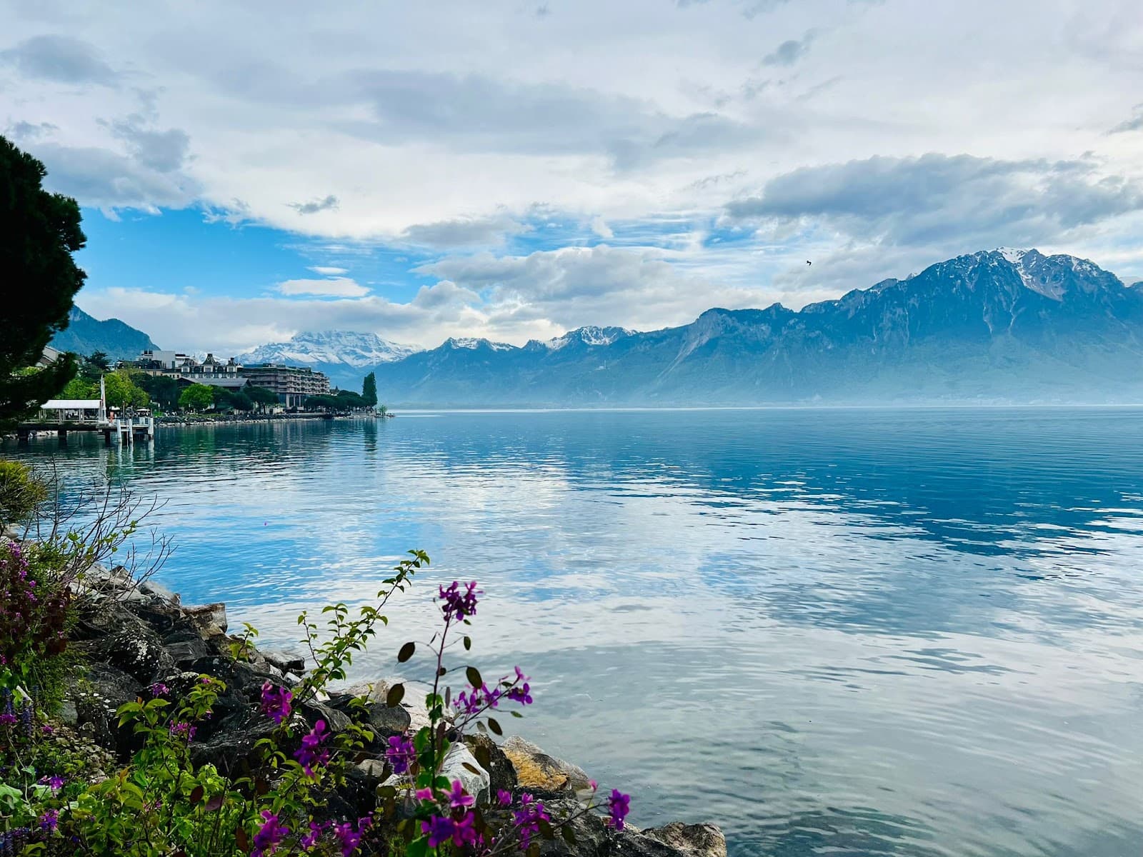 Vevey Lakeside Promenade (Quai Perdonnet) - Image 1