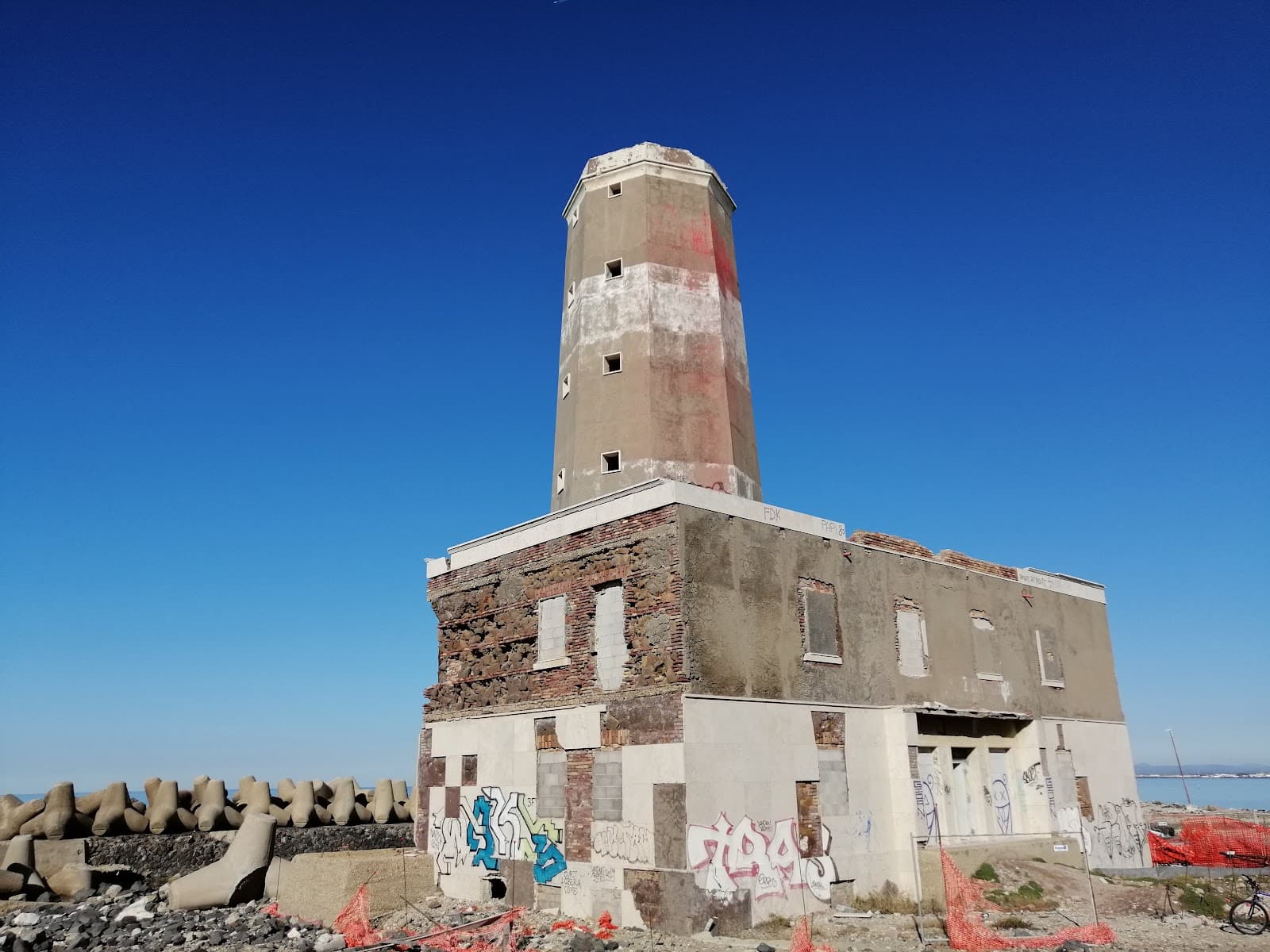Old Fiumicino Lighthouse - Image 1