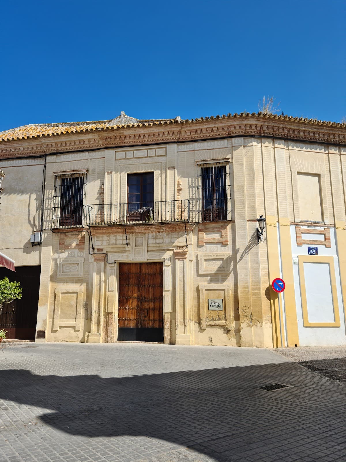 Casa-Palacio de los Briones (Tourist Office) - Image 1