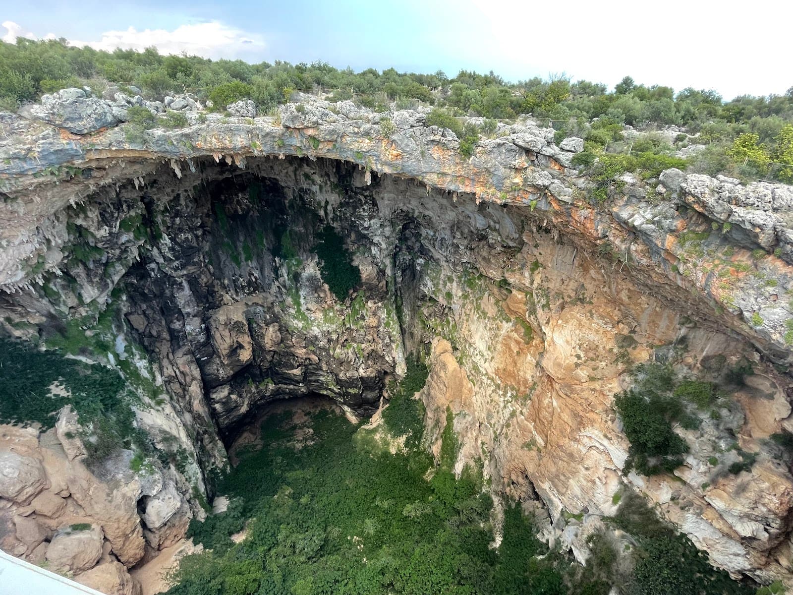 Cennet Sinkhole - Image 1