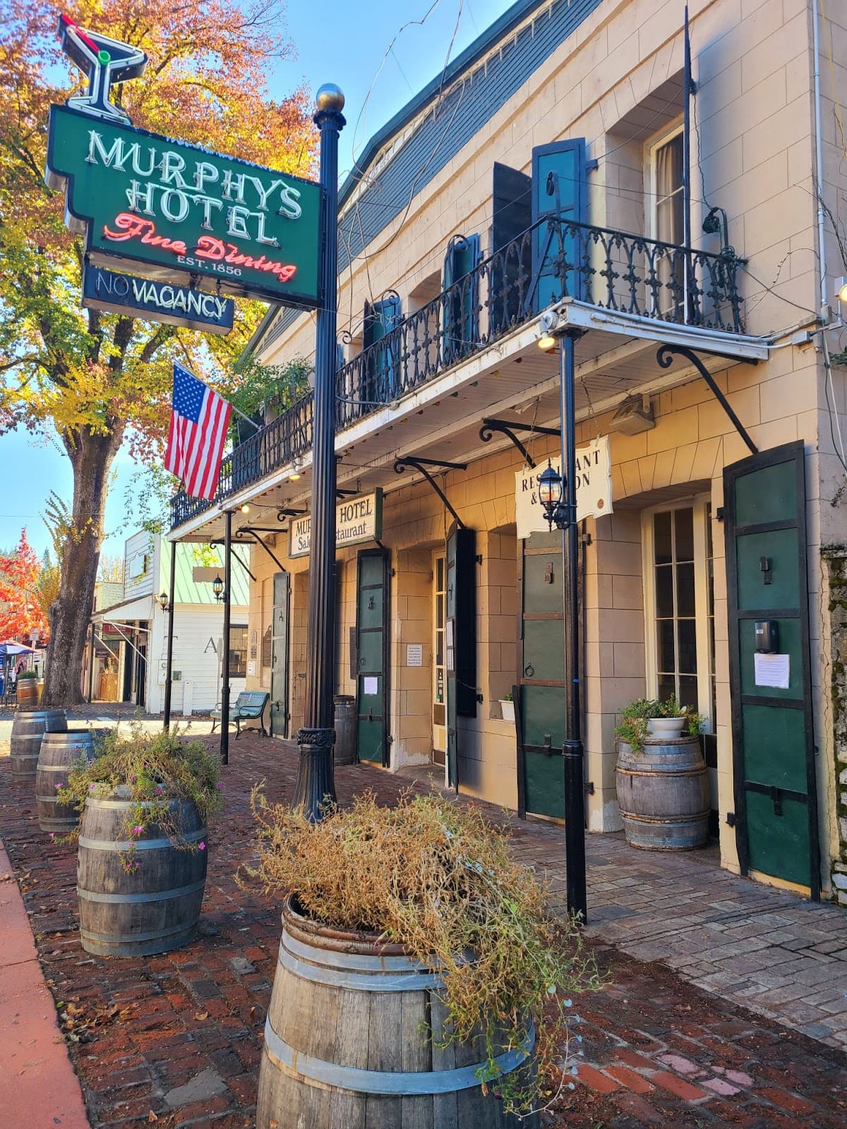 Murphys Hotel - Image 1