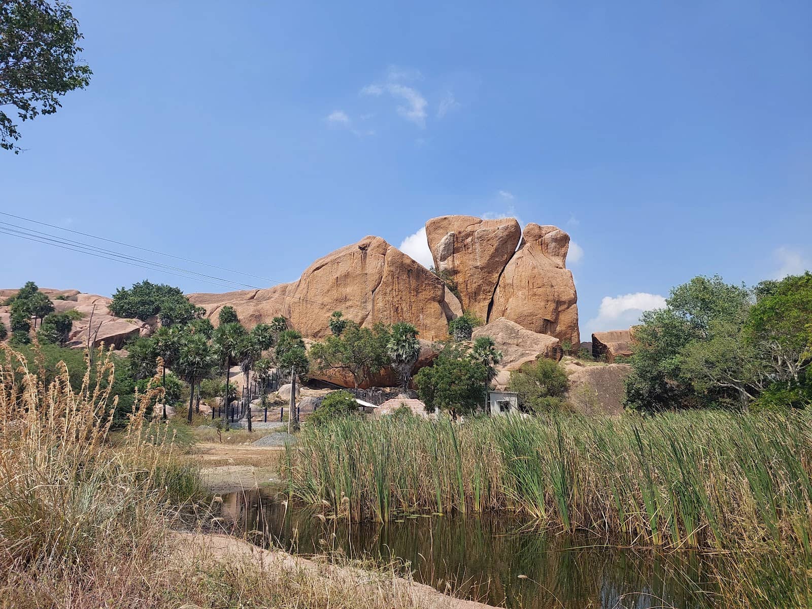 Anaikondan Lake & Jain Shrines