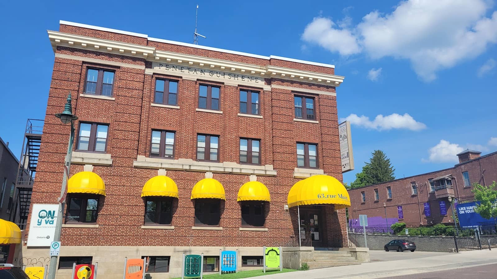Local Boutiques & Eateries
