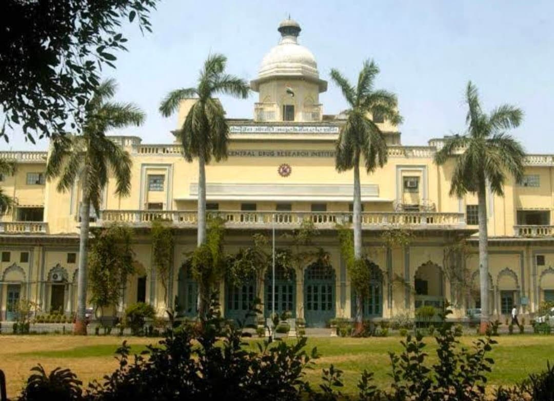 Chhatar Manzil Lucknow - Image 1