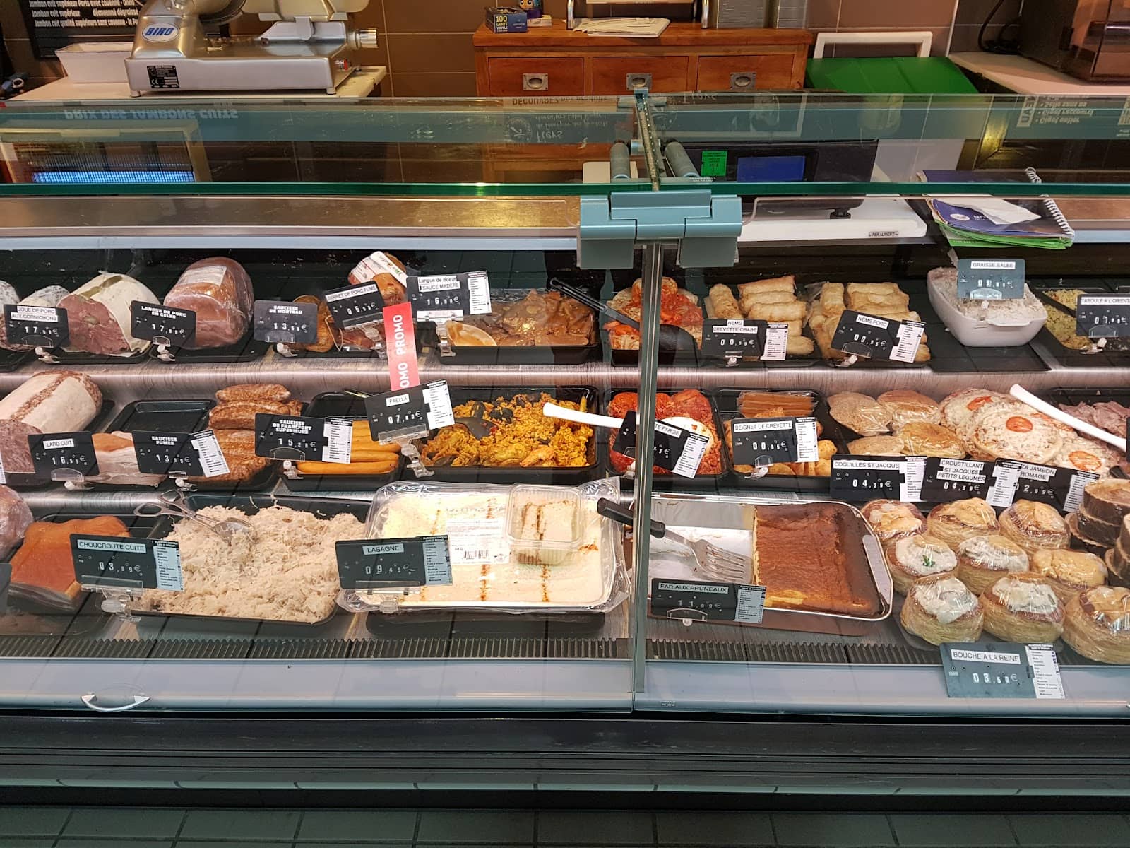 Local Crafts & Souvenirs