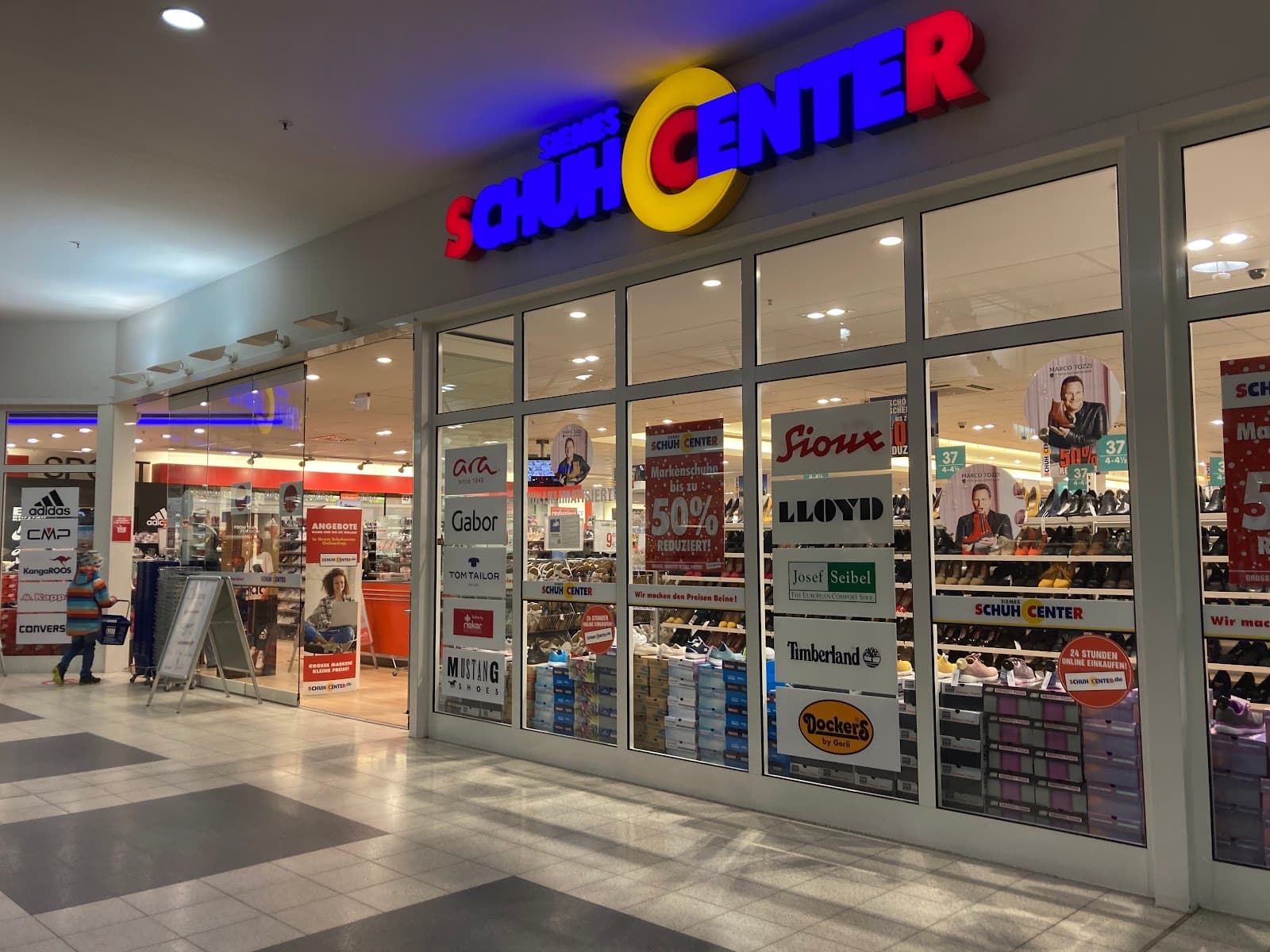 Norderstraße (hanging shoes) - Image 1