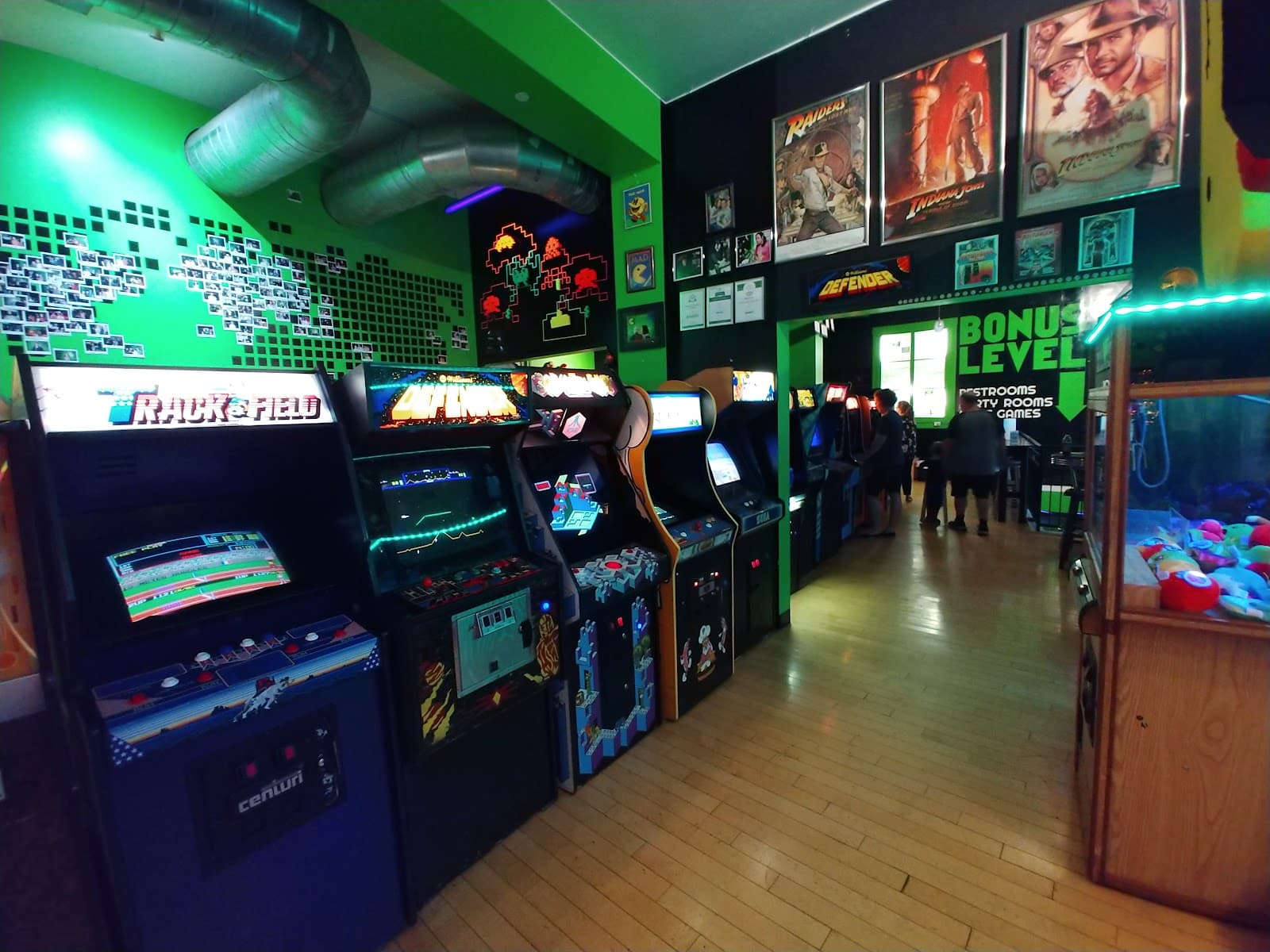 1984 Arcade - Image 1