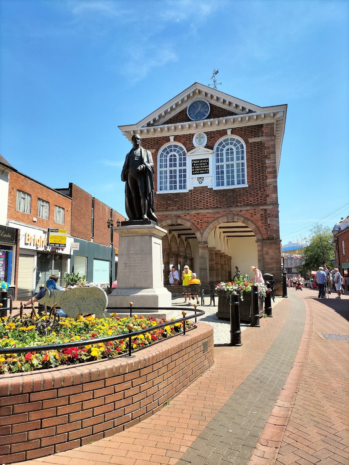 Tamworth Town Hall and Market Place - Image 1