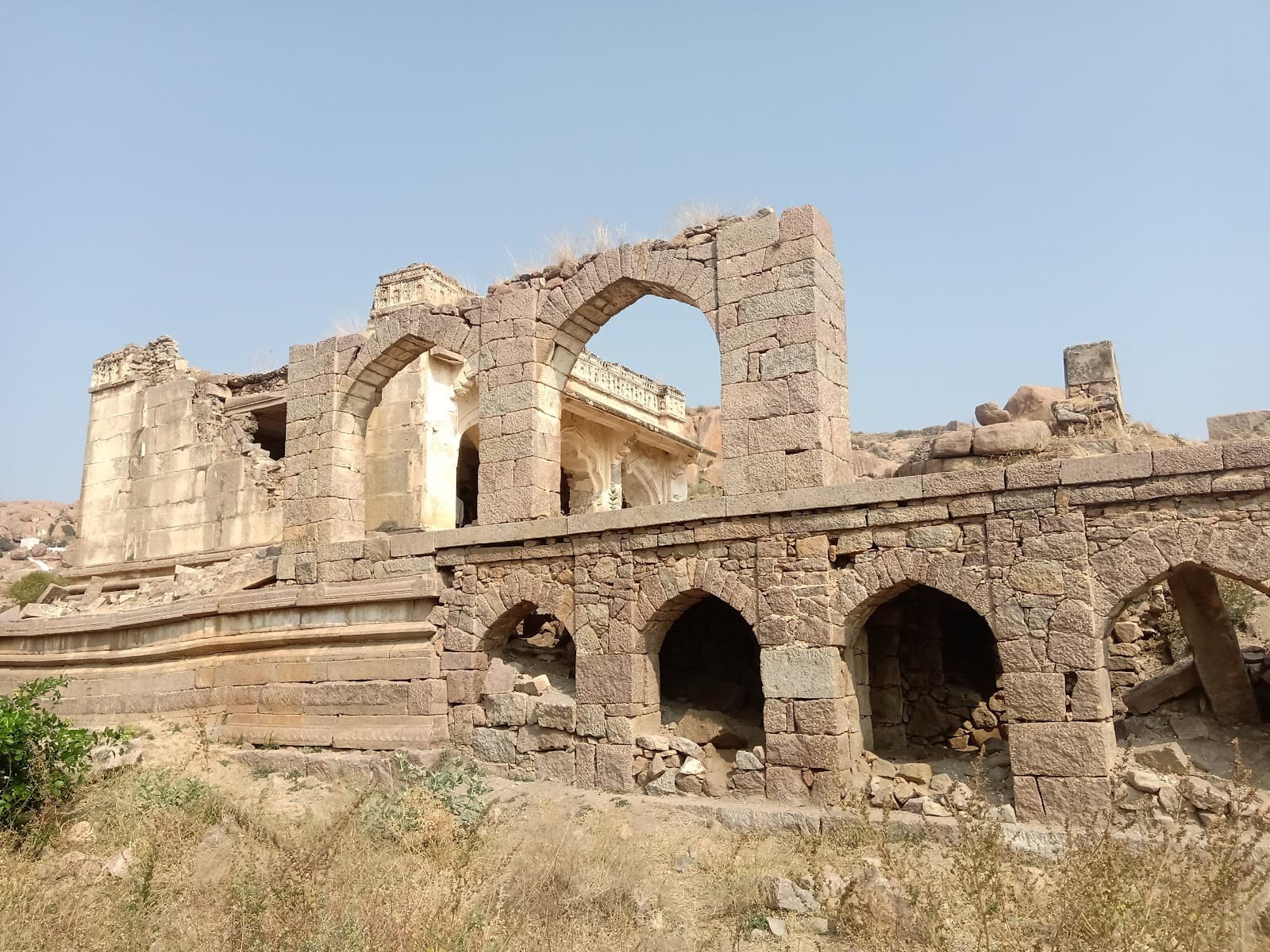 Adoni Fort - Image 1