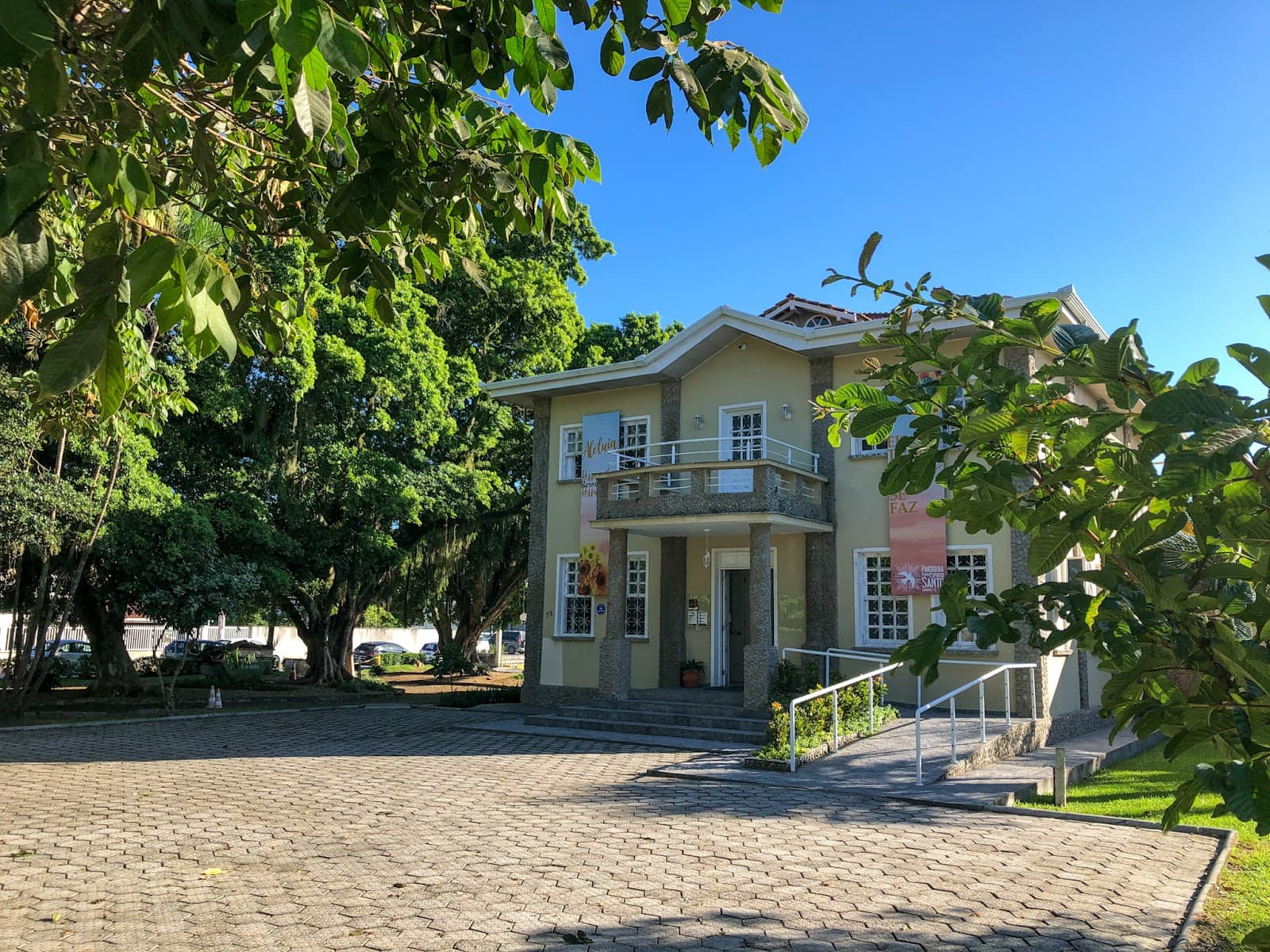 Igreja Matriz Divino Espírito Santo (Camboriú) - Image 1
