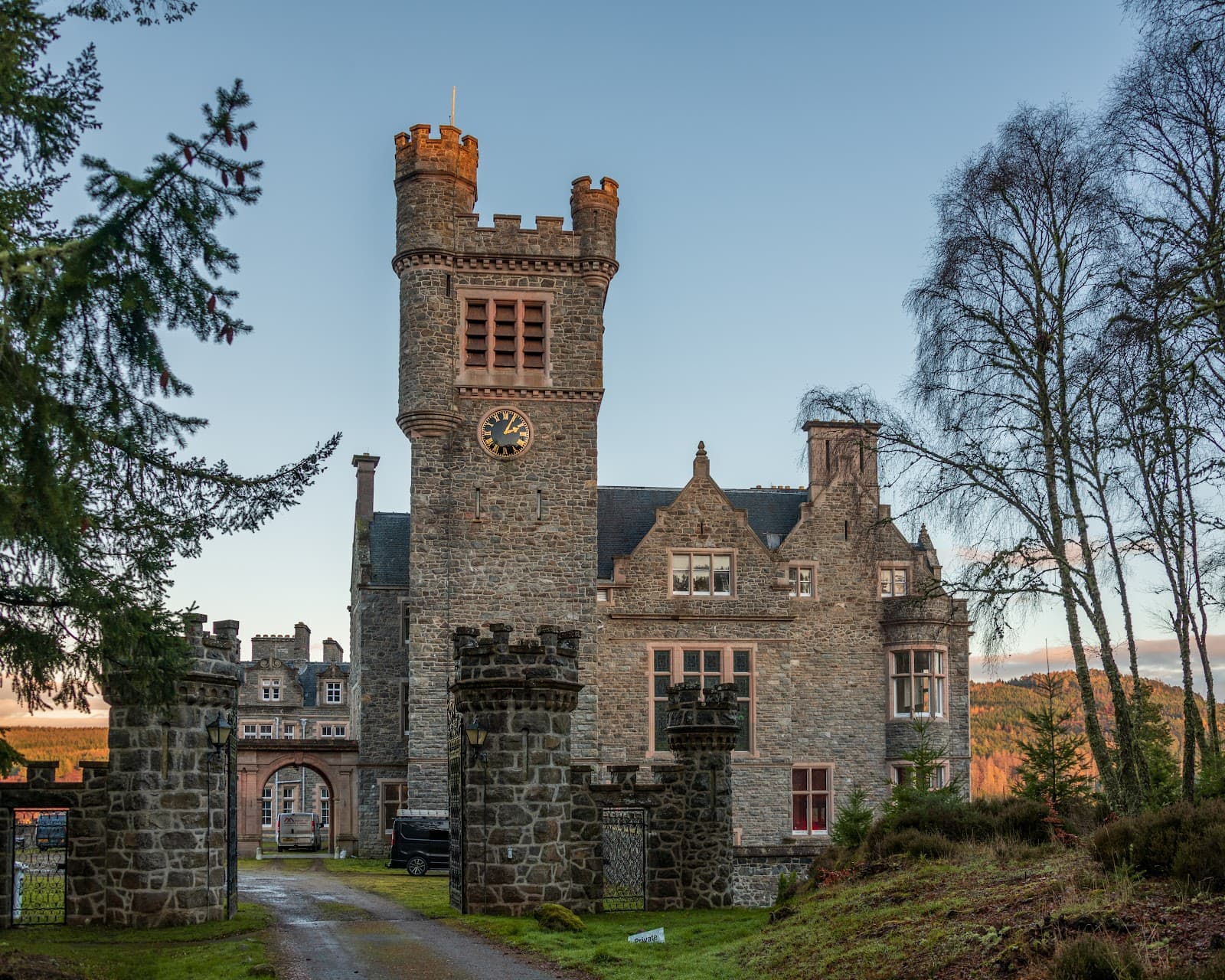 Carbisdale Castle (viewpoint) - Image 1