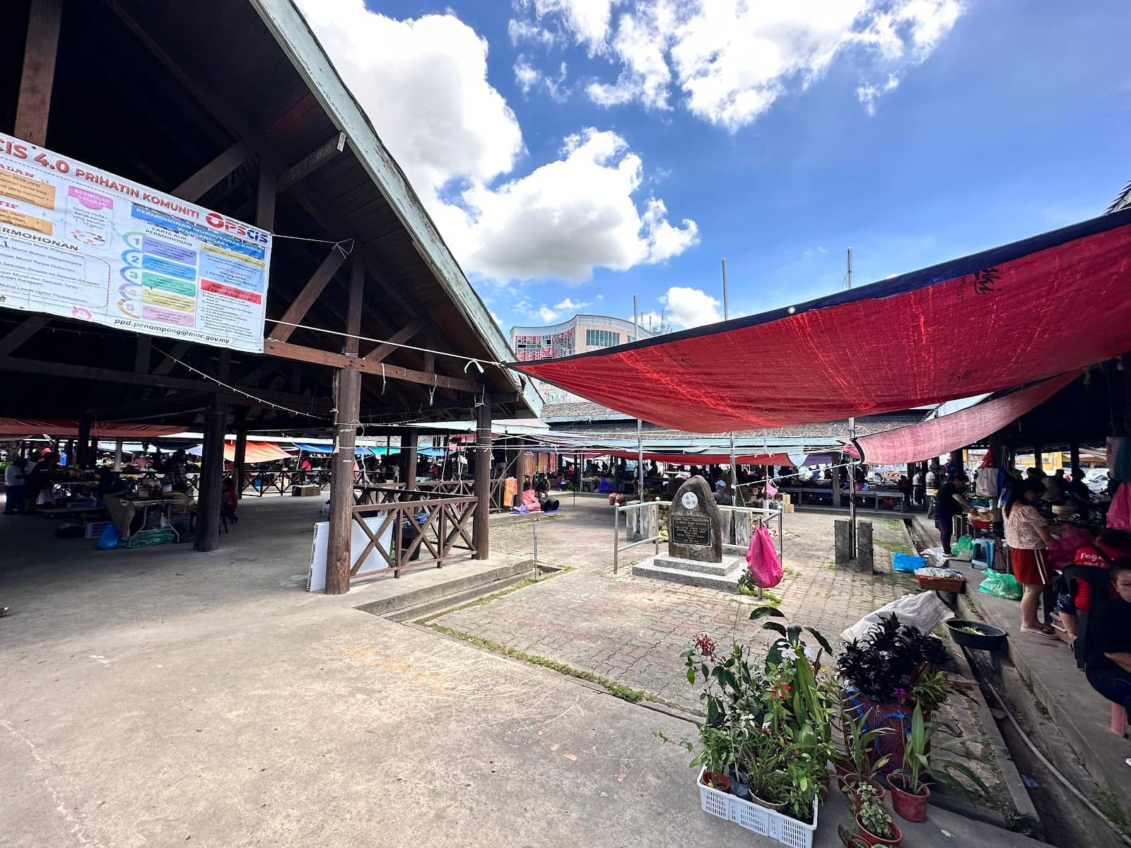 Megalong Commercial Complex